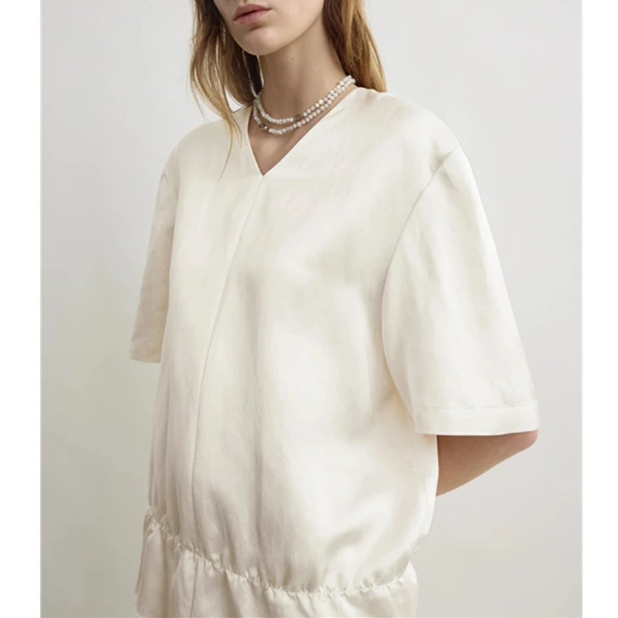 

Элегантная атласная блузка Maxdutti во французском минималистском стиле с V-образным вырезом для женщин, двухслойная, с короткими рукавами, для повседневной носки