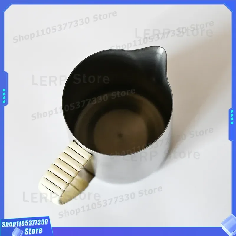 Stainless Steel Milk Frothing Pitcher Handmade Rattan Handle Round Mouth Latte Cup Professional Eagle Beak Spout for Barista