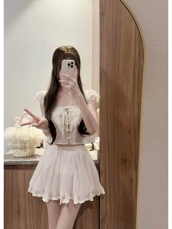 

Sweet Pure Desire Miniature Lace Halter Top High Waist Pleated Skirt Set Spliced Fashionable Summer Outfit for Women