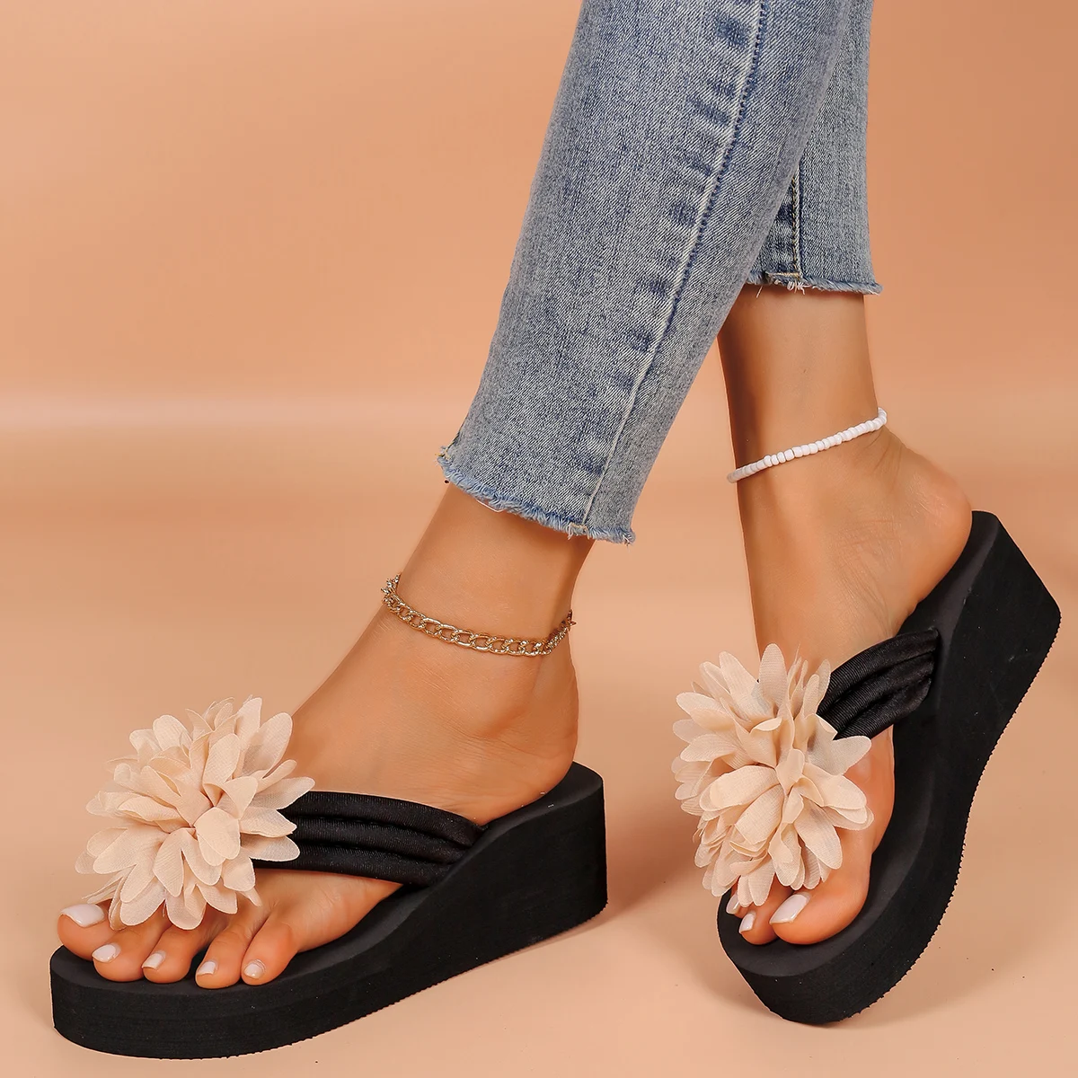 5cm Thick-Soled Black Flip-Flops, Fresh and Simple Floral Design, Elegant Women's Flip-Flops