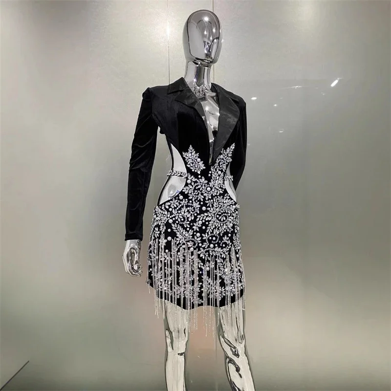 Zwart Fluwelen Bodycon Mini-jurk Lange Mouwen V-hals Taille Uitsparing Fonkelende Kristallen Ketting Sexy Avond Datum Nacht Voor Vrouwen