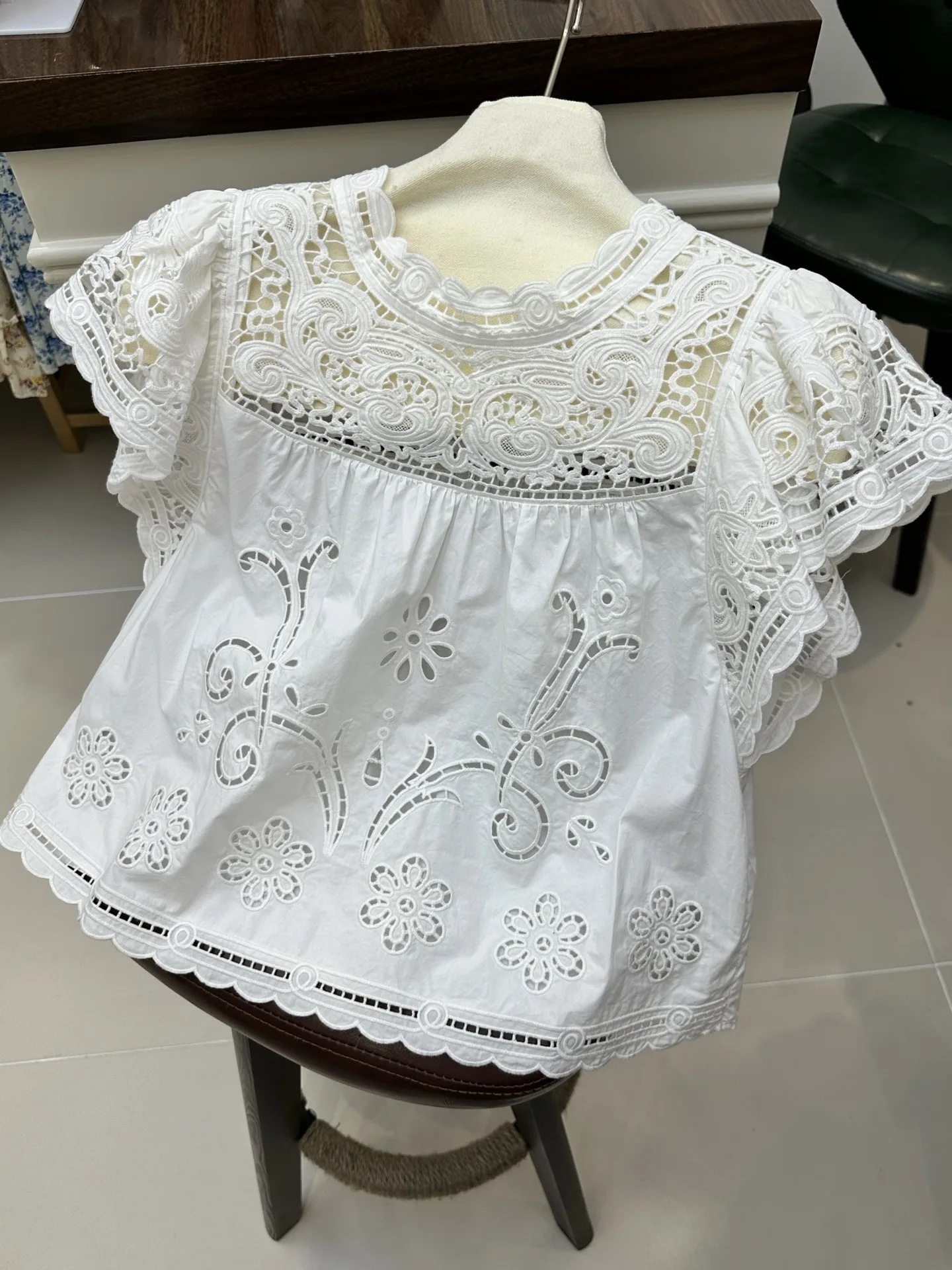 Lace Hollow out Sleeveless Shirt Women's Summer 2026 New Small Flying Sleeve Top