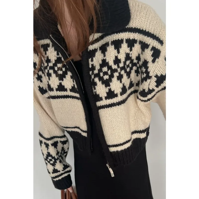NEW Korean Gentle Touch  Sweater  Winter Retro Knitted Cardigan Chic Jacquard Zipper Knitted Sweater Cozy Jacket