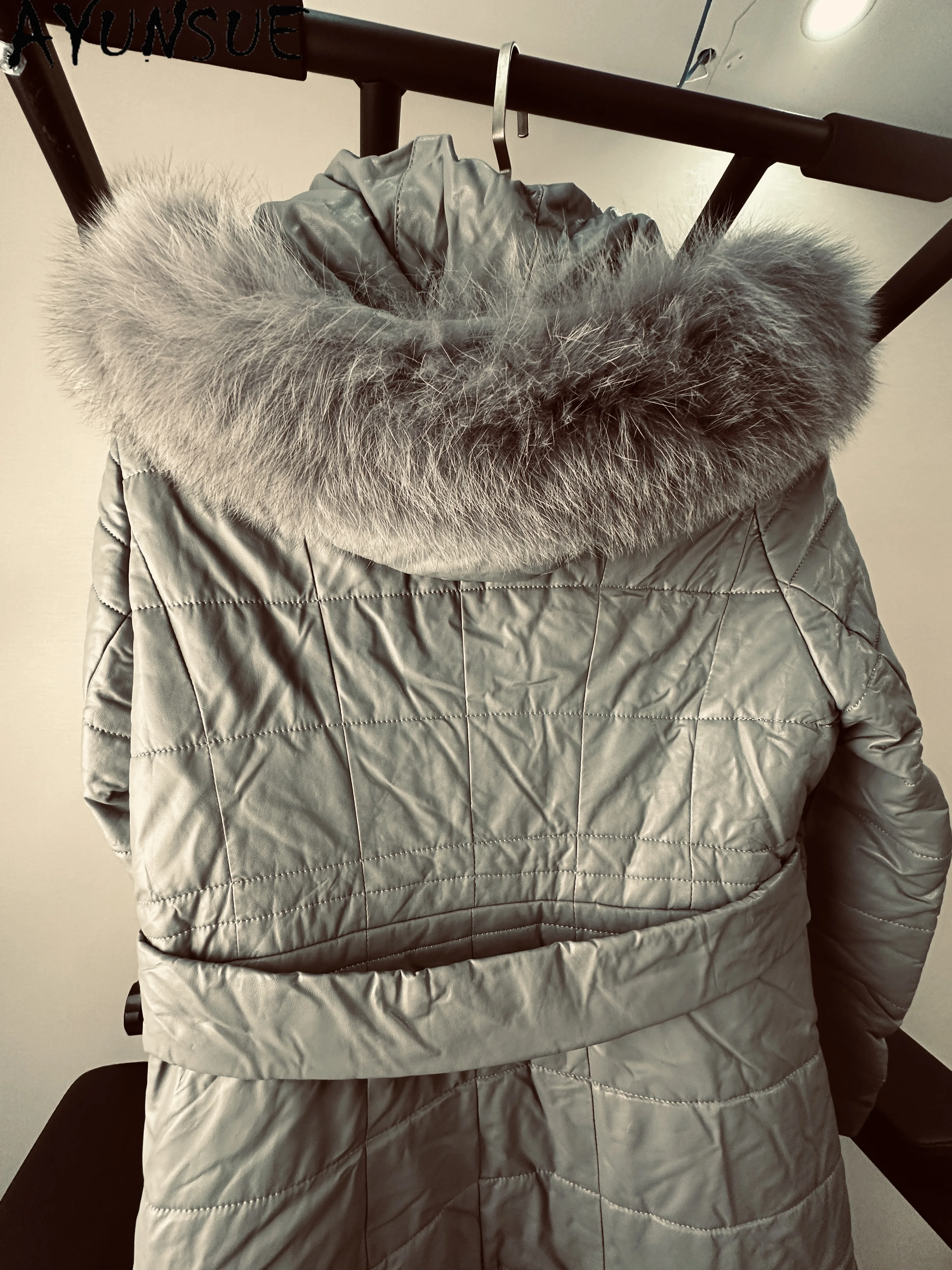 AYUSNUE 겨울 재킷 남성용 중간 길이 파카 따뜻한 여우털 칼라 독특한 코트 프로모션 약간의 결함 있음 환불 및 교환 불가