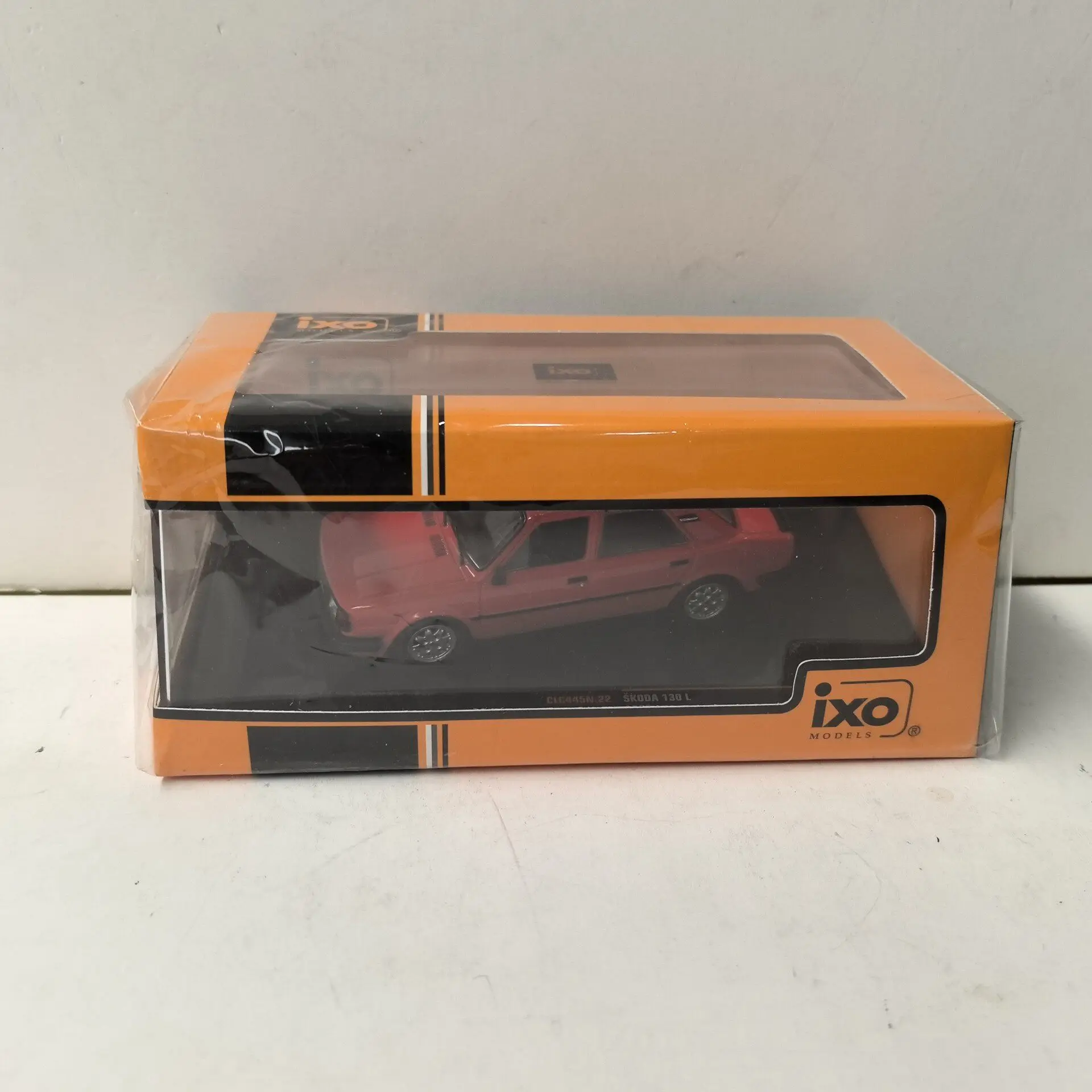 

Paint Surface Defects Diecast IXO 1/43 Scale SKODA 130 L 1988 32 Alloy Car Model