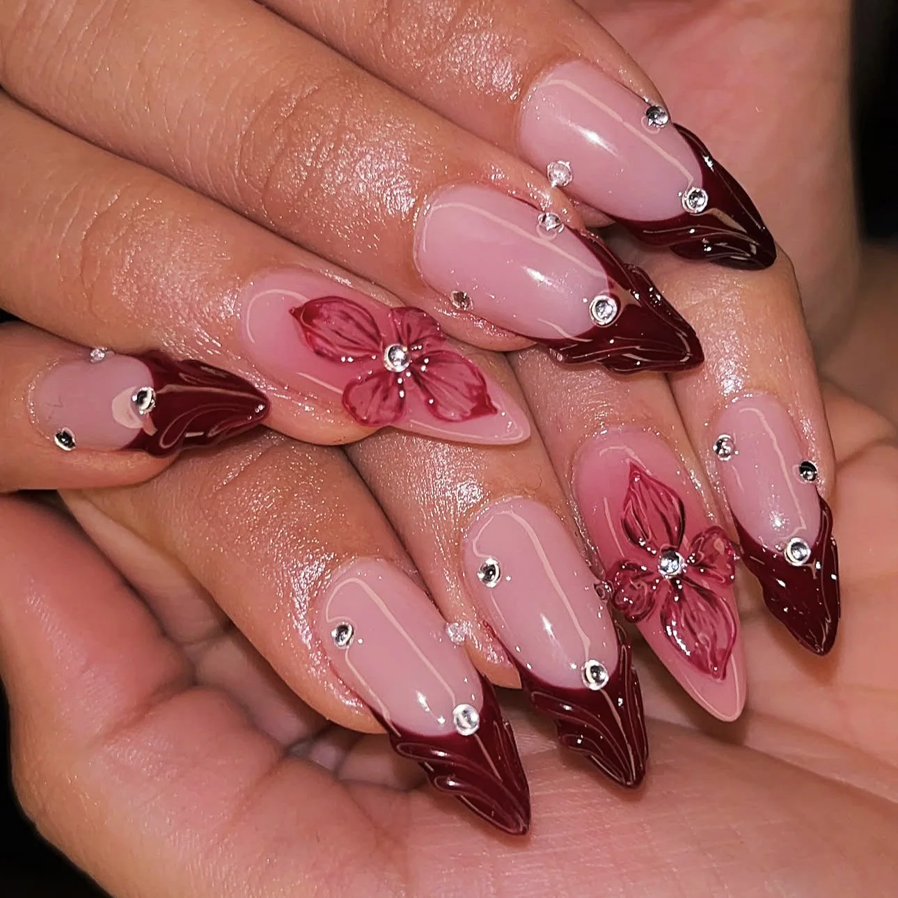 3D-Kunstnägel, geprägte Blumen, Früchte mit Strasssteinen, rot, rosa, blau, mittellange Mandel, quadratische Spitzen, zum Aufdrücken des falschen Nagelkunst-Sets
