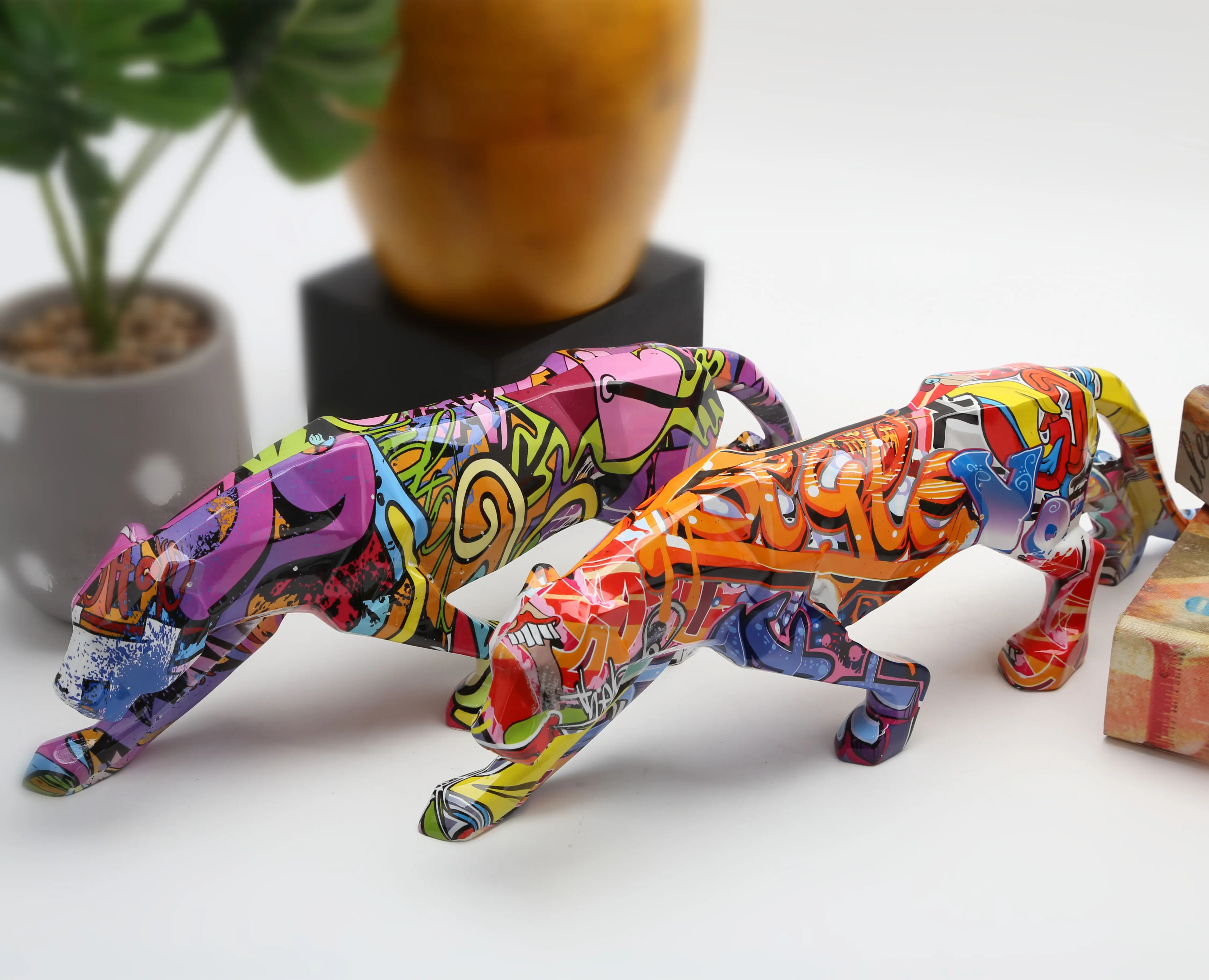 رسمت الفن زينة الكتابة على الجدران بسيطة الإبداعية ليوبارد اللون مدخل المنزل خزانة مشروبات مكتب الحلي الراتنج الحرف