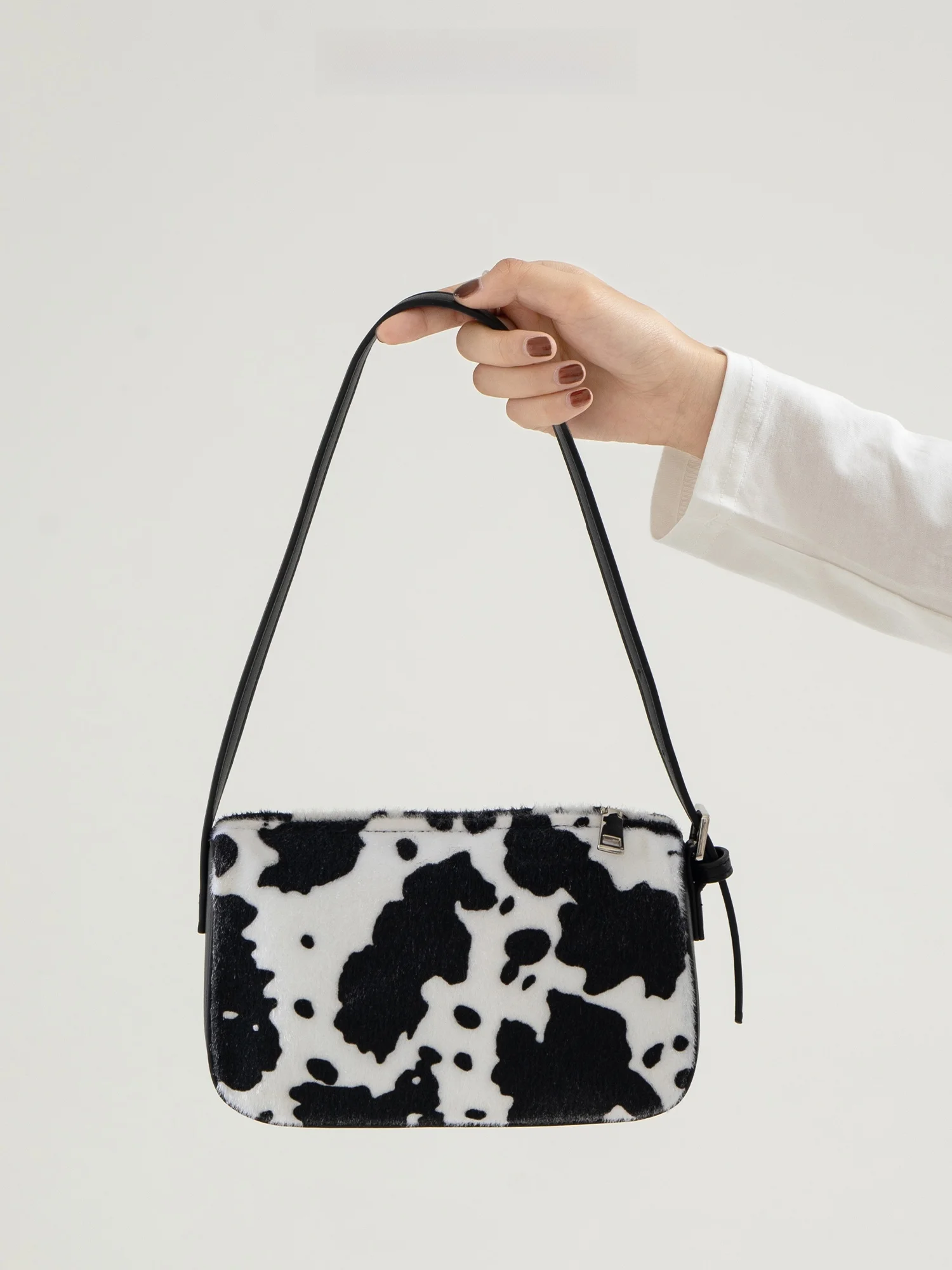 

Модная шикарная сумка на одно плечо с коровьим принтом, женская сумка на каждый день, универсальная маленькая квадратная сумка для поездок на работу, модная сумка Dotlyn