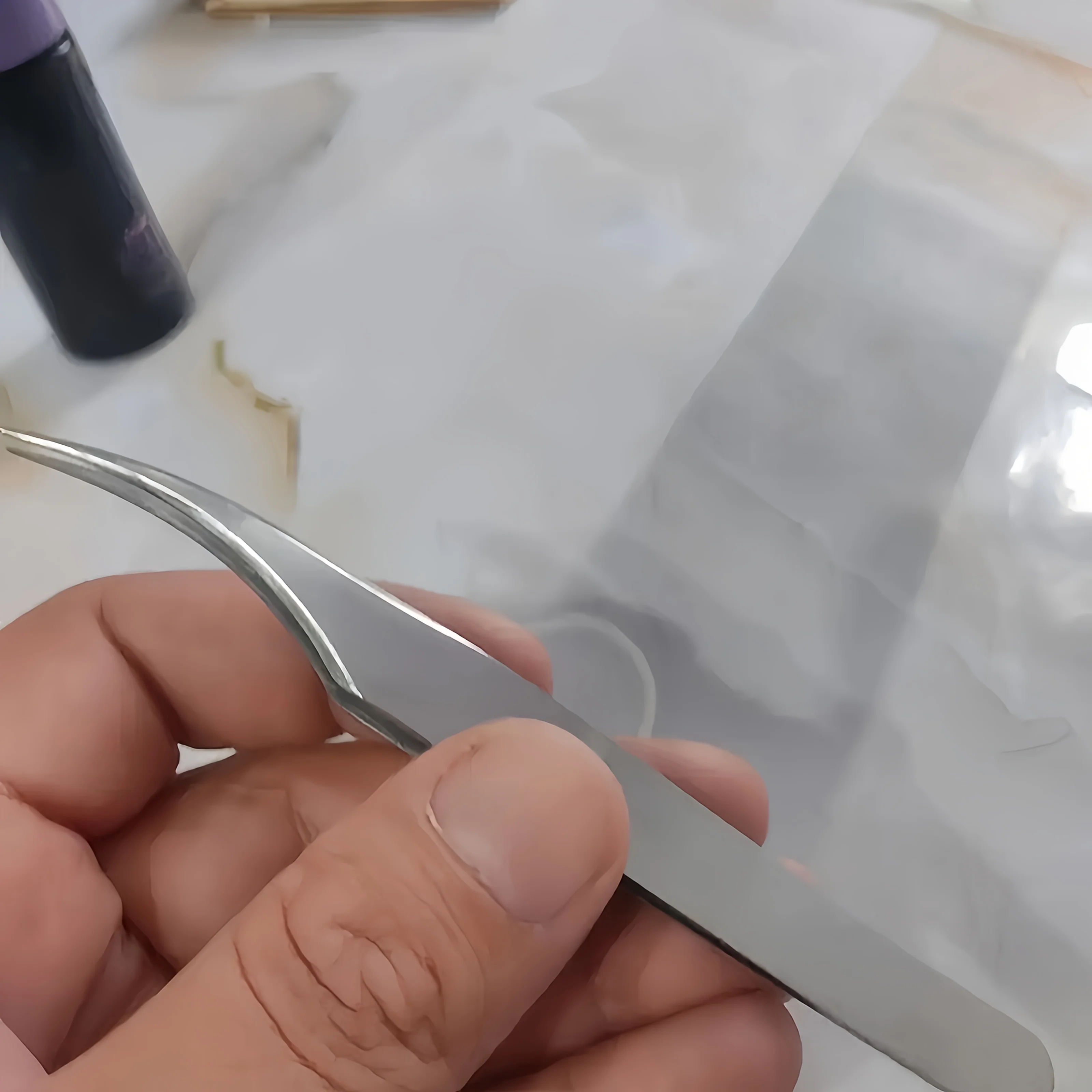 Pinzette per ciglia argentate in acciaio inossidabile ad alta precisione Strumento per trucco per sopracciglia con impugnatura per ciglia dritta dal design curvo antistatico