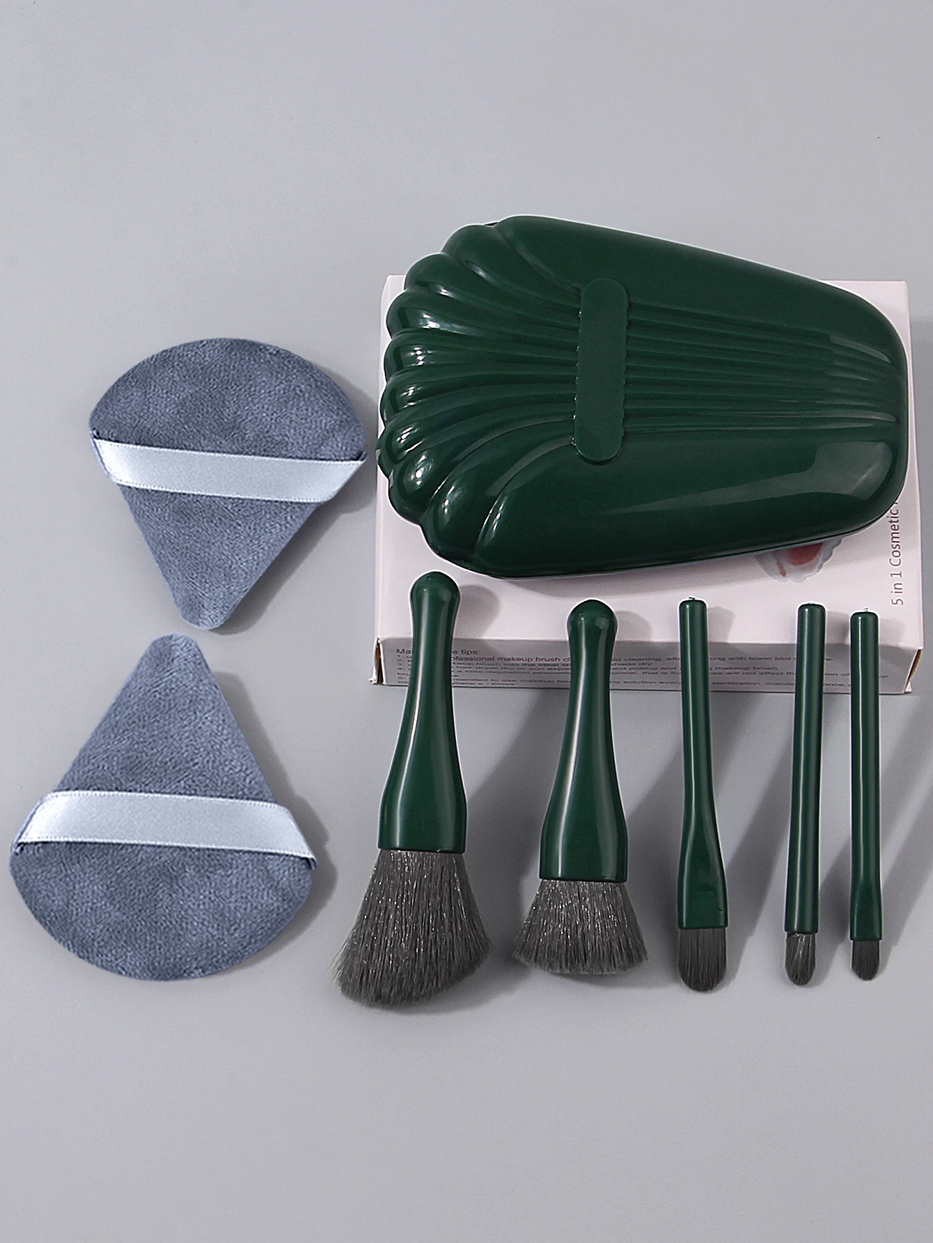 8-teiliges tragbares Reisespiegelgehäuse-Set, 5 Make-up-Pinsel + 2 trockene und nasse Puderquasten mit doppeltem Verwendungszweck, einfach zu verwendende Make-up-Tools für Anfänger