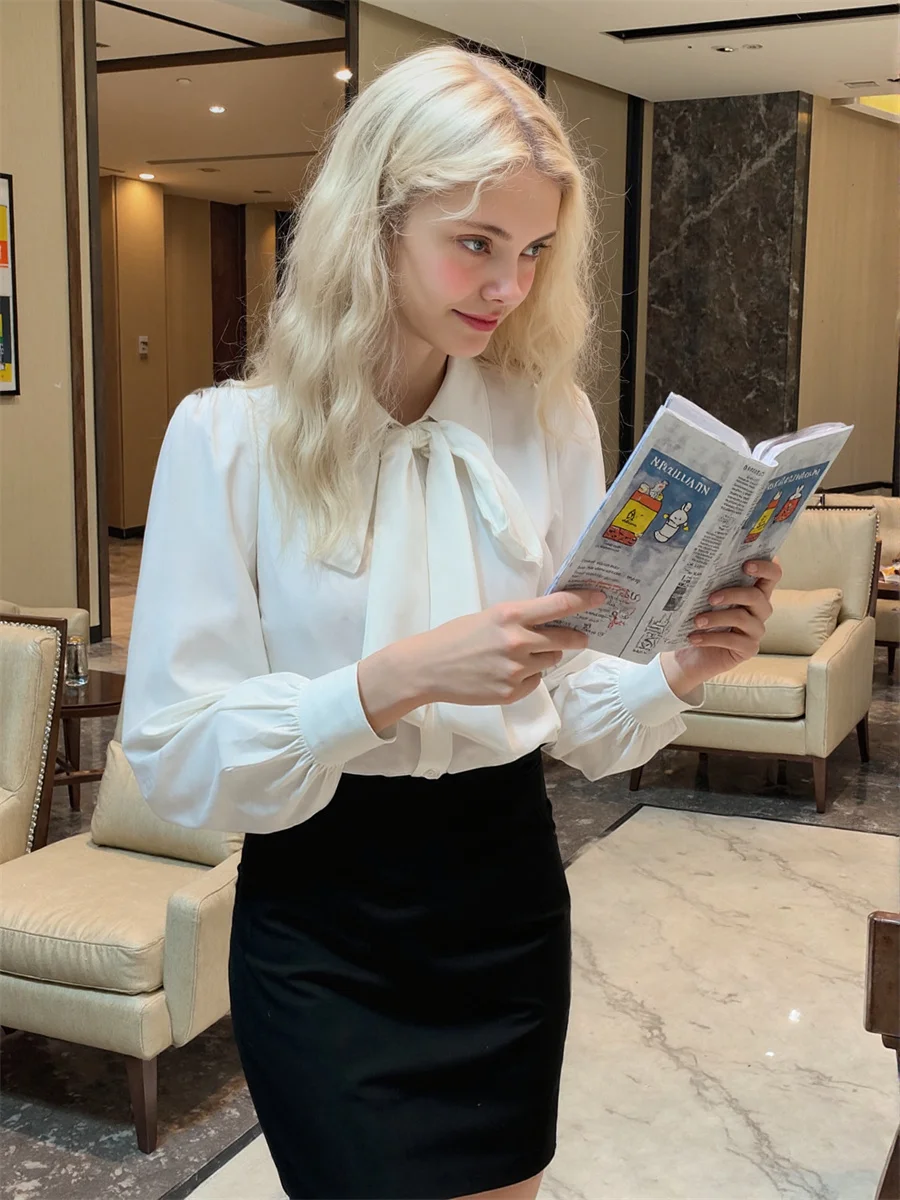 

Повседневные белые рубашки, хлопковые блузки, женская одежда, тренд 2025, зимняя однотонная шифоновая рубашка в стиле аниме, базовые топы, женские осенние топы