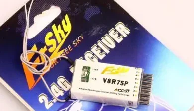 

FrSky V8R7 SP V8R7SP 7-КАНАЛЬНЫЙ приемник 2,4 ГГц 2,4G 8-канальный высоковольтный приемник 2,4 ГГц ACCST для модели RC.