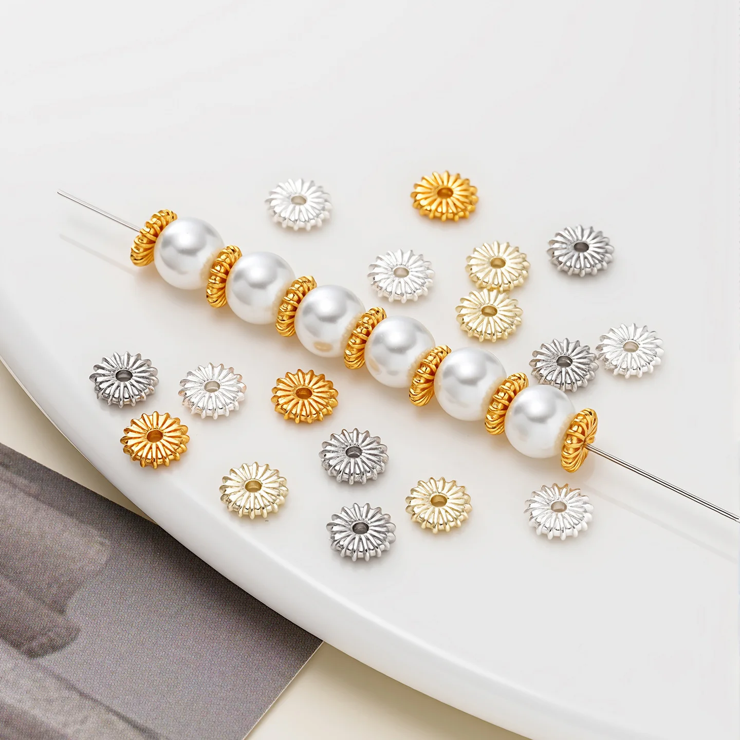 A lot 18K Gold Plated Spacer Beads Flat Pumpkin Pattern Disc Loose Flat Beads for DIY Necklace Jewelry Making Accessories