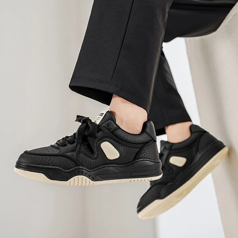 

New Autumn and Winter Color-blocked Large-sized Low-top Round-toe Casual Flat Lightweight Vulcanized Men's Fashion Board Shoes