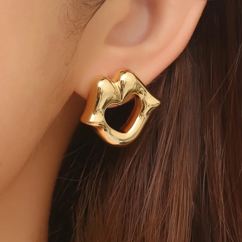 

Copper earrings trendy lips hollow heart-shaped earrings fashionable women's style