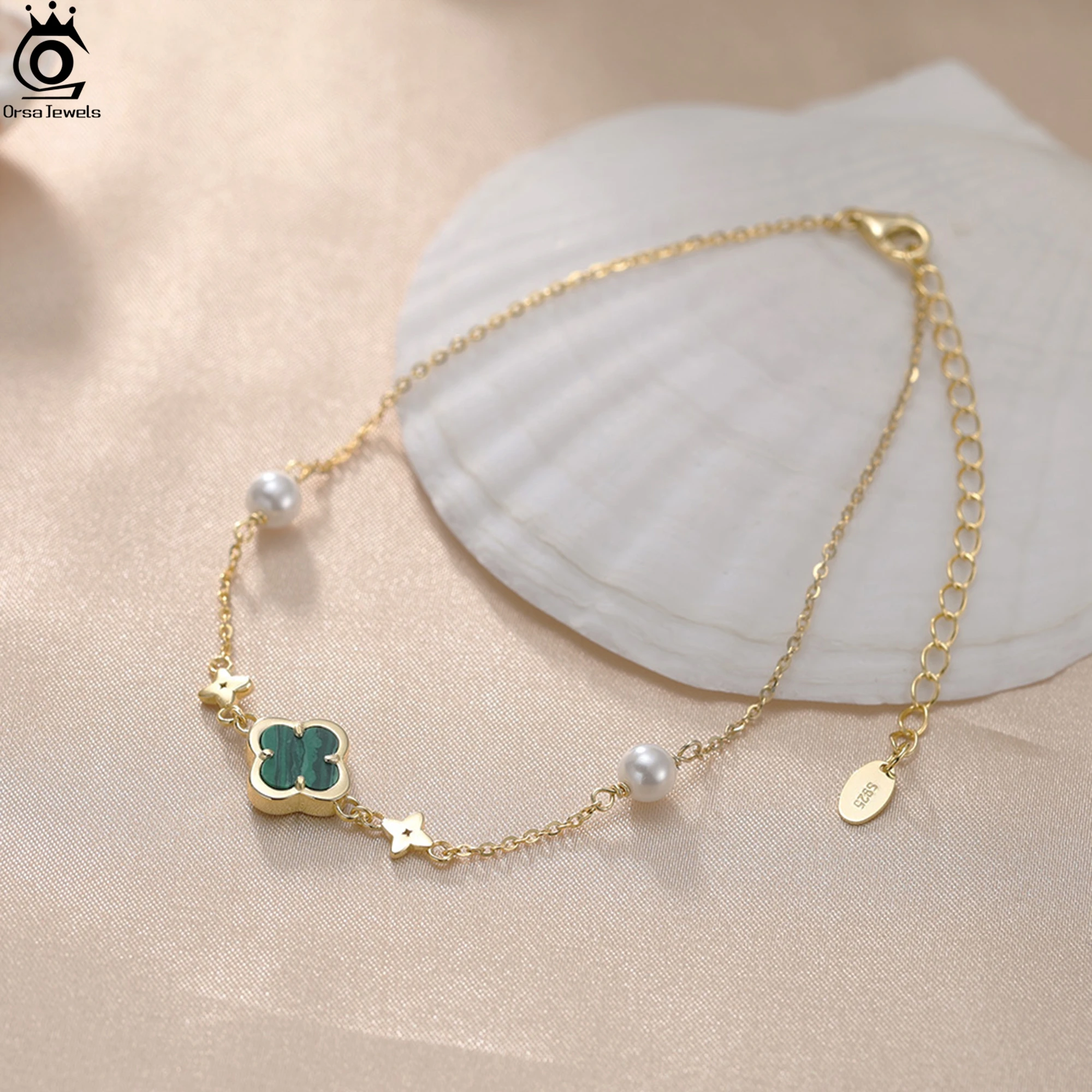ORSA JEWELS 925 Sterling Silver Shell Pearl Strand Anklet and Green Malachite Ornament Four Leaf Clover Design Summer Gift GMA05
