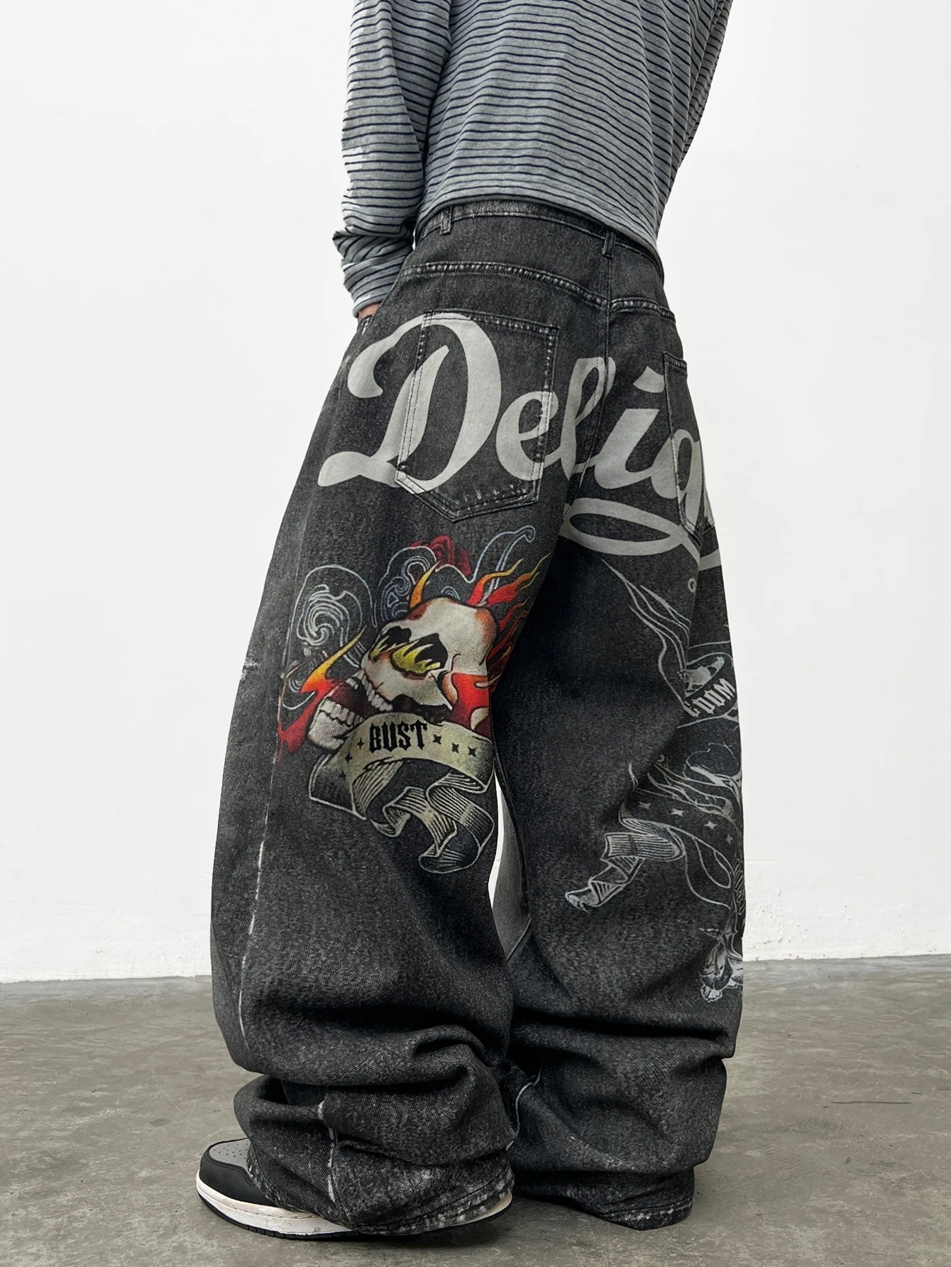 American Retro Skull Print Design Men's Loose Denim Jeans Y2K Street Hip-Hop Fashion Versatile Wide-Leg Pants Halloween Vibe