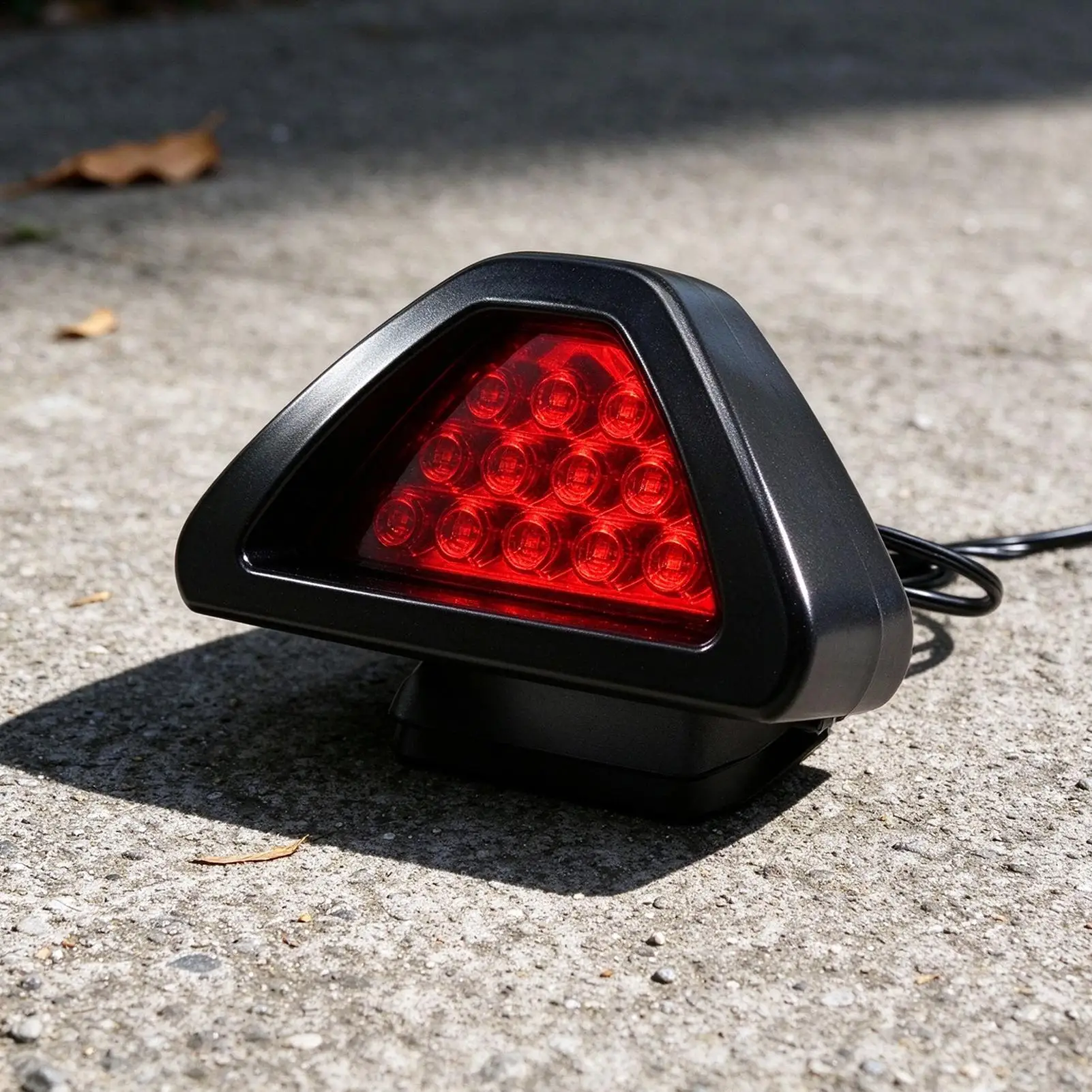 Brake Light Replacement High Brightness Weatherproof Triangular Rear Lamps Automotive Safety Brake Tail Light For Garage Highway