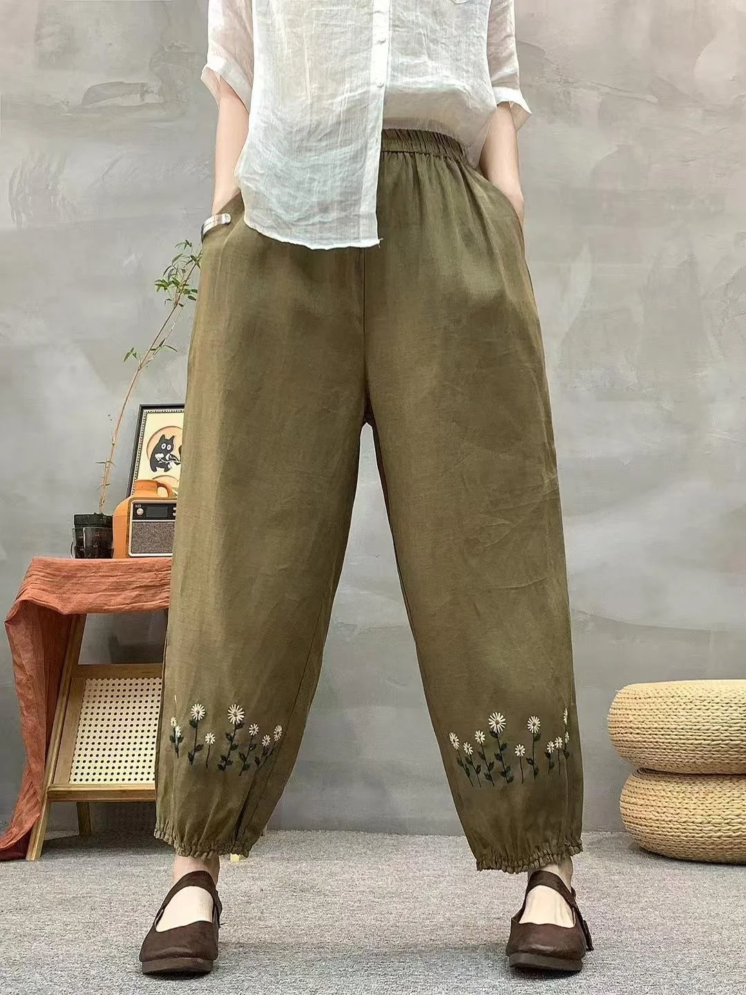 

Женские повседневные брюки с вышивкой цветов, из чистого льна, девятисекционные, с эластичным поясом, фасон «гарлен», весна-лето, новинка, брюки-фонарики