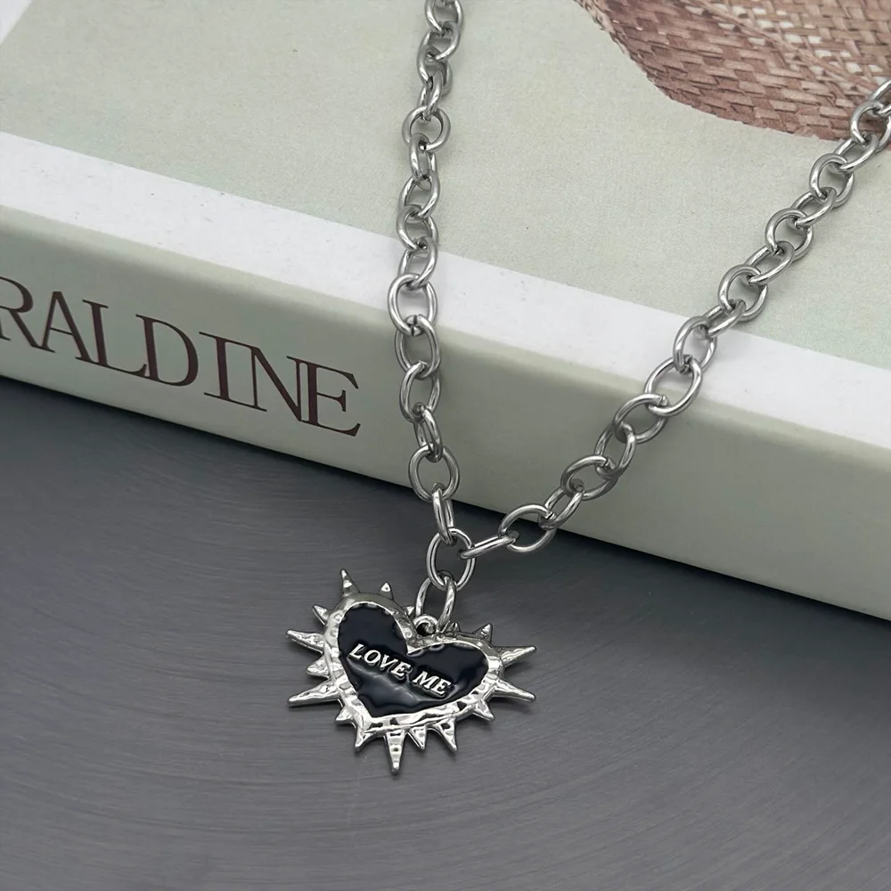 Gothic Black Spiky Heart Pendant Chunky Chain Necklace for Women Y2K Grunge Aesthetic LOVE ME Charm Necklace Punk Jewelry