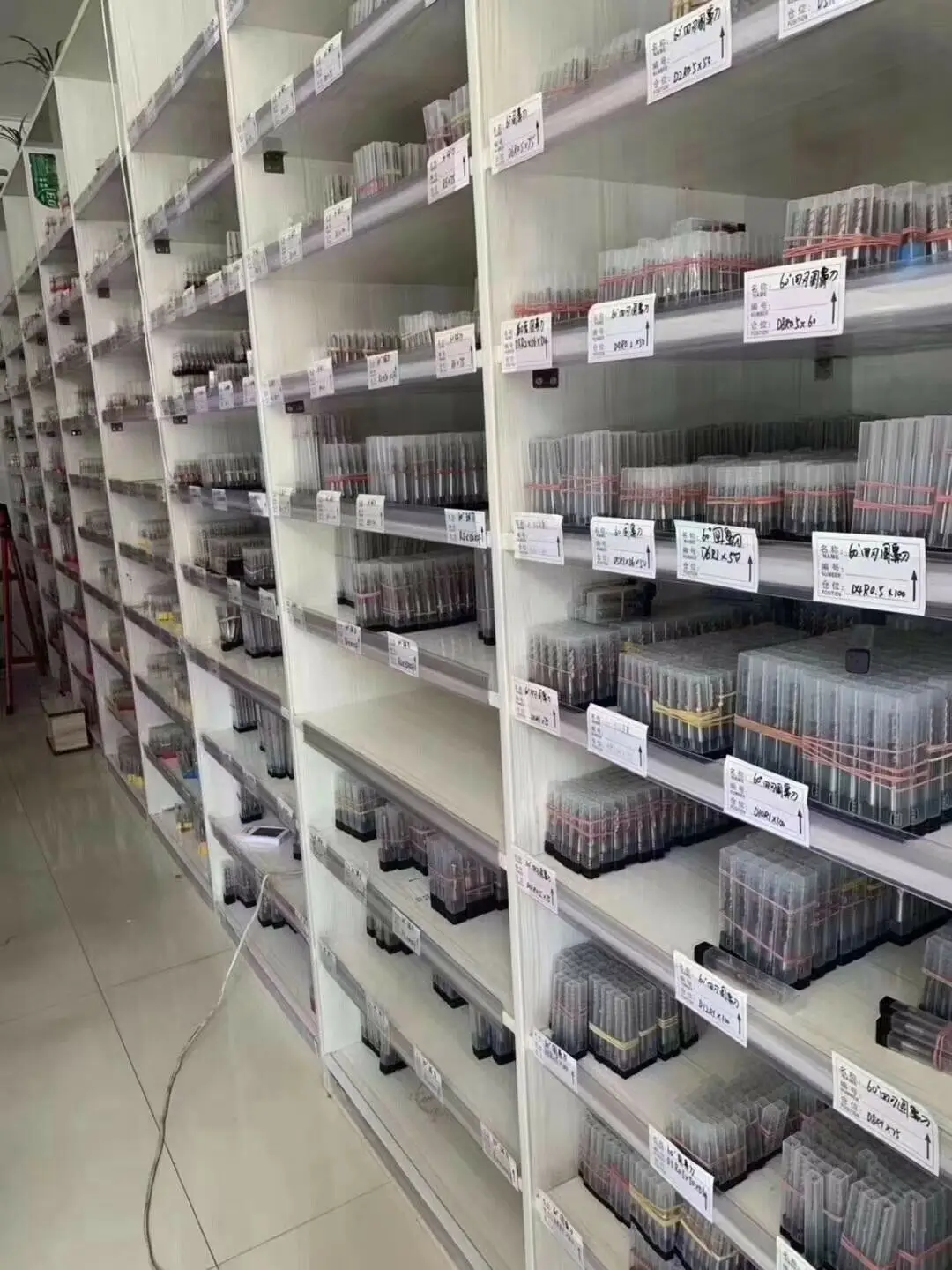 HRC45 frez trzpieniowy z węglików spiekanych 2 flet TiAlN powlekany. Wiertło z rowkiem kulowym Reg R1 R2 R3 R4 R5 R6 R7