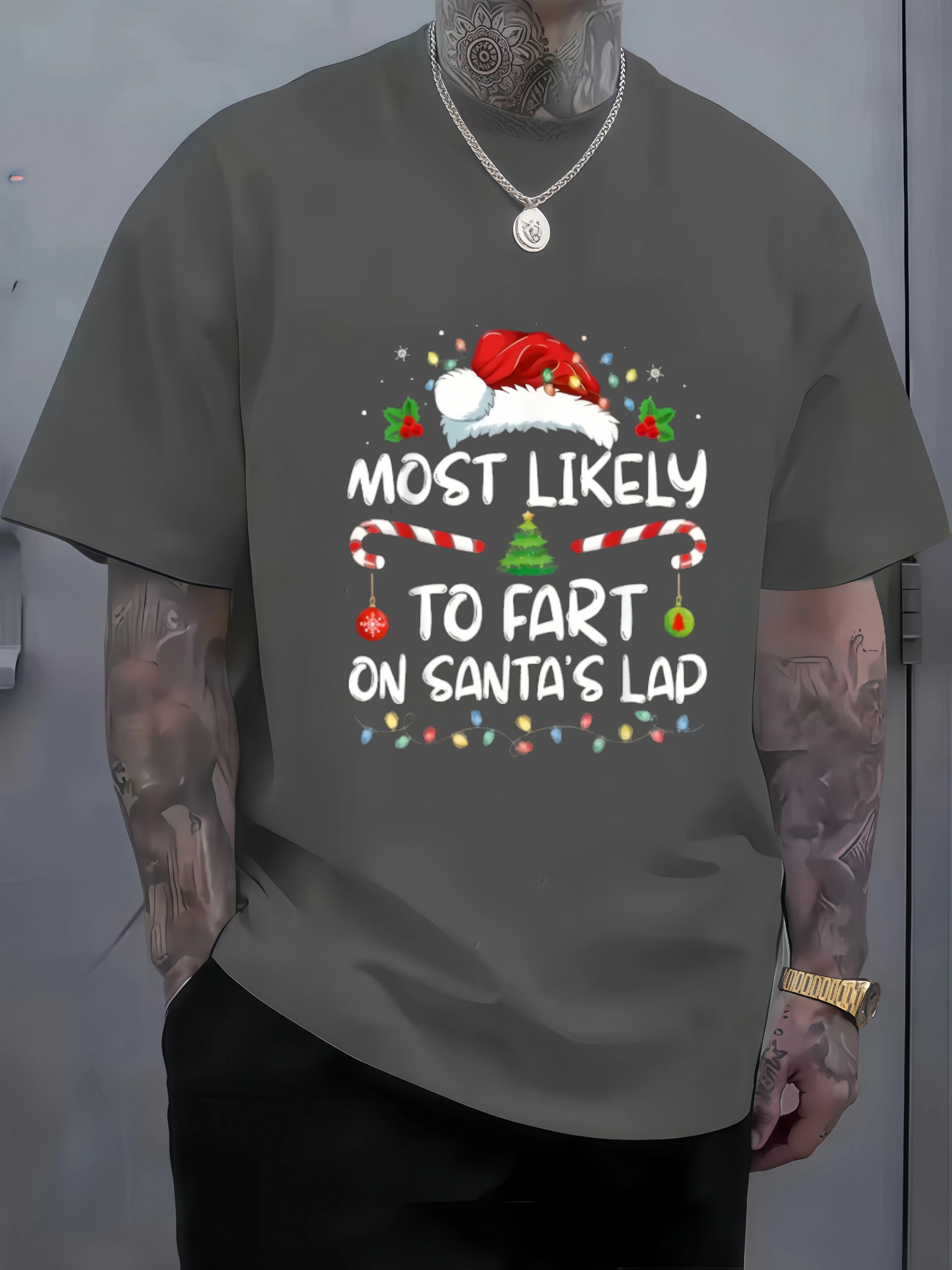 قطعة واحدة من تي شيرت عيد الميلاد المضحك للرجال - قبعة سانتا مع أضواء و"أكثر إمكانية ضرطة على مصيدة سانتا" تصميم مزلقة حمراء هوليد