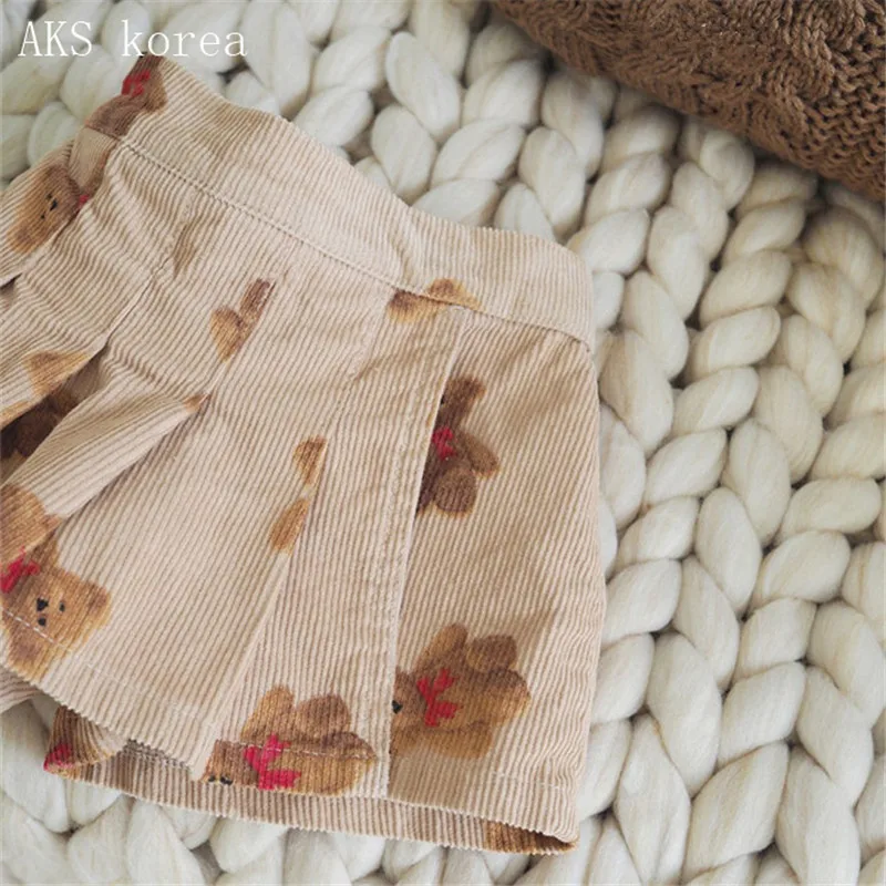 Spring Autumn Children Shorts Bear Print Girls Corduroy Shorts Fashion Baby Girl Pleated Skirt Pants Summer Kids Beach Clothing