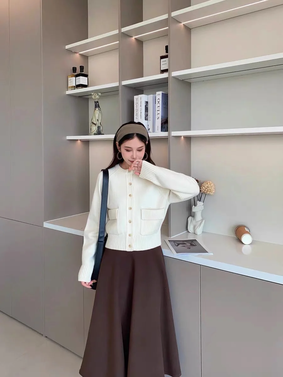 

2025 Autumn/Winter New Round Neck Knitted Cardigan For Women, Loose Fit, Solid Color, Versatile Sweater, Coat, Relaxed Style