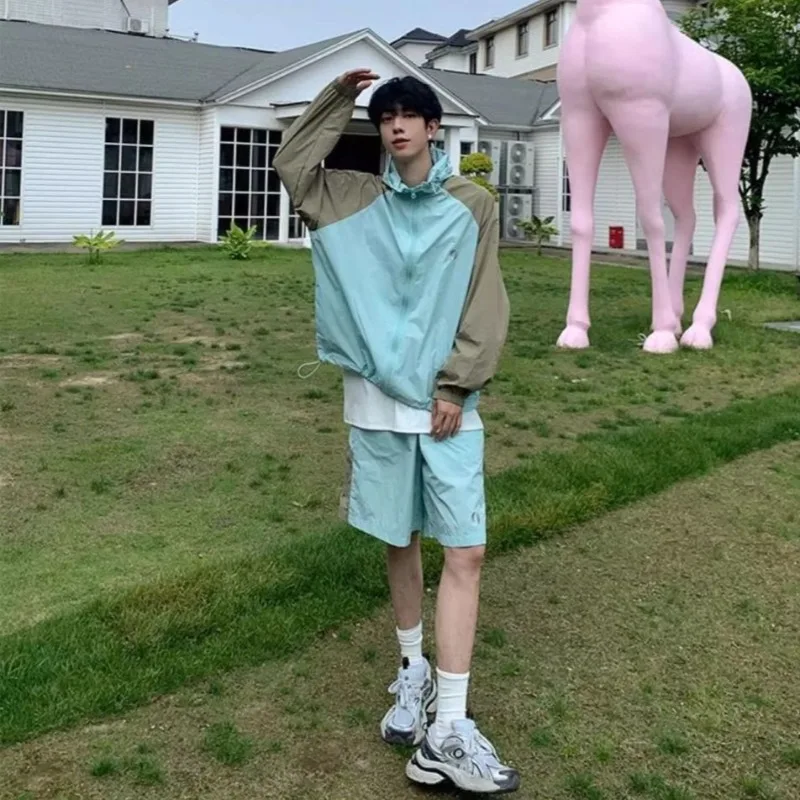 

Men's Summer Outdoor Sun Protection Set Hooded Jacket Quick Dry 5 Inch Shorts Casual Cool Style Two Piece Clothing