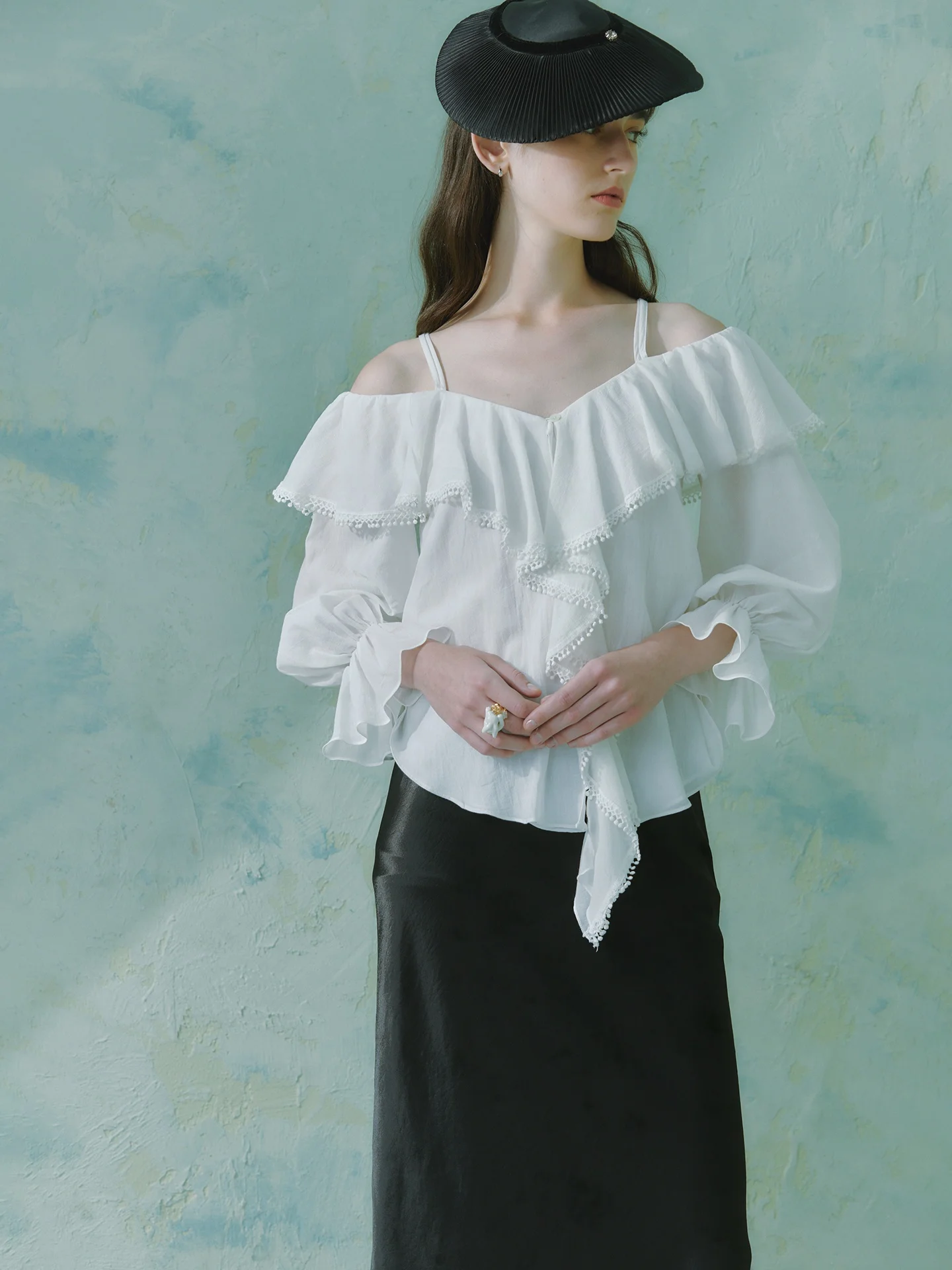 

Oz "White Jasmine" Women's Summer Spring Off-oulder Lightweight Cotton Lace Trim Blouse Casual Loose Fit Long Sve