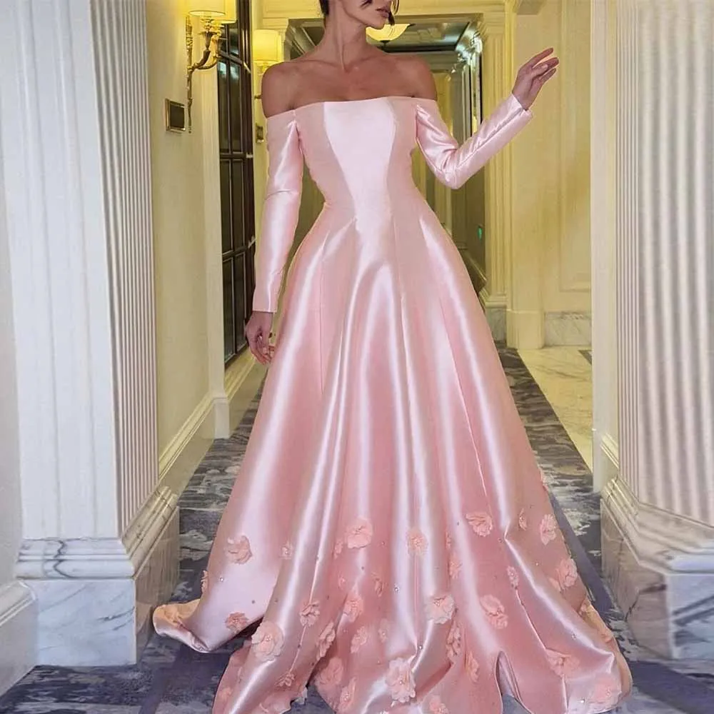 Verträumte, maßgeschneiderte Anlasskleider aus Satin, A-Linie, Geburtstagskleid, rosa, schulterfreies Ballkleid mit Applikationen und Perlen und Rüschen für Damen