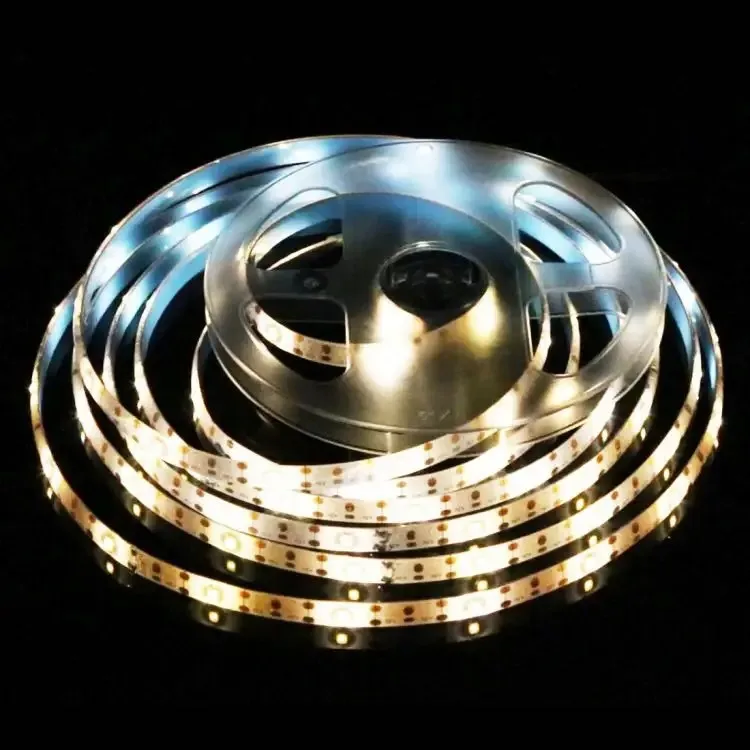 Outdoor waterdichte LED-lichtstrip op zonne-energie 5M voor tuinen, binnenplaatsen, hekdecoratie, warm/wit lichtverlichtingsstrip