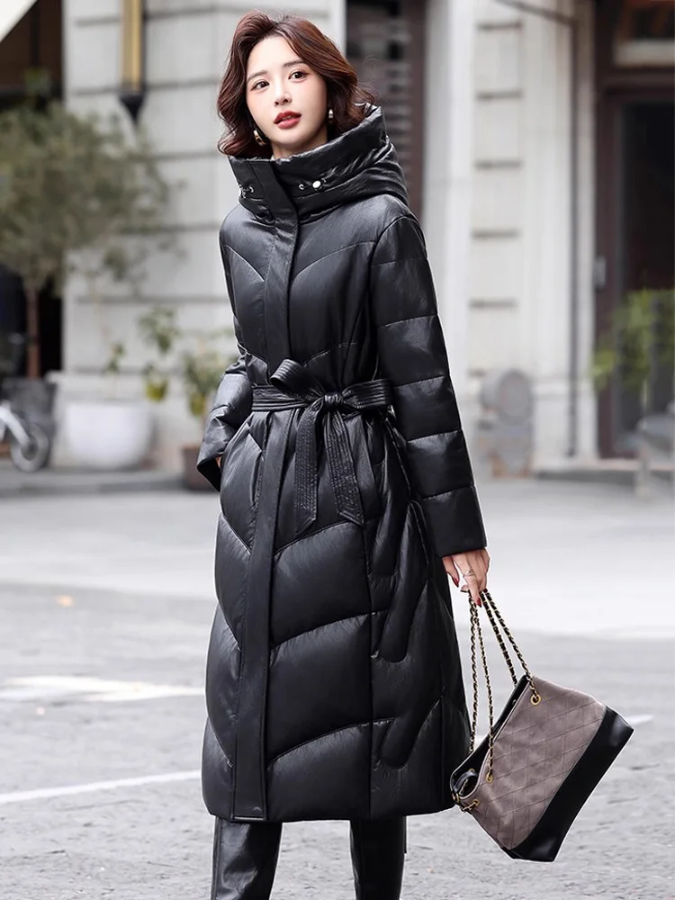 جديد إمرأة مقنعين انقسام الجلود أسفل معطف الشتاء موضة الخصر النحيف مع حزام سترة جلدية طويلة عادية الدافئة أسفل معطف الإناث