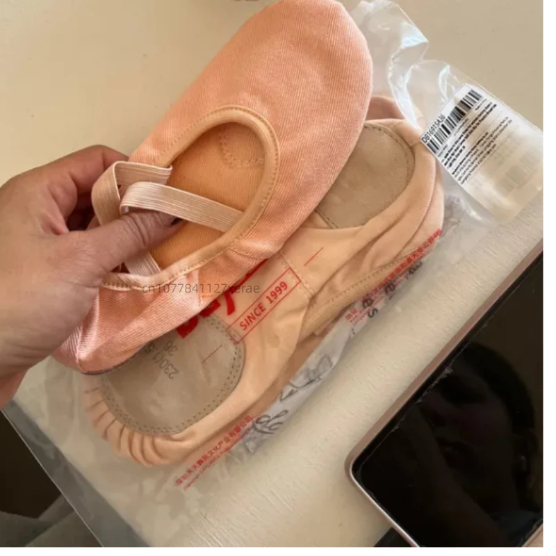 Детская танцевальная обувь, балетки для девочек на мягкой подошве, тканевые туфли для йоги для взрослых, дышащие и прочные, стиль без завязок