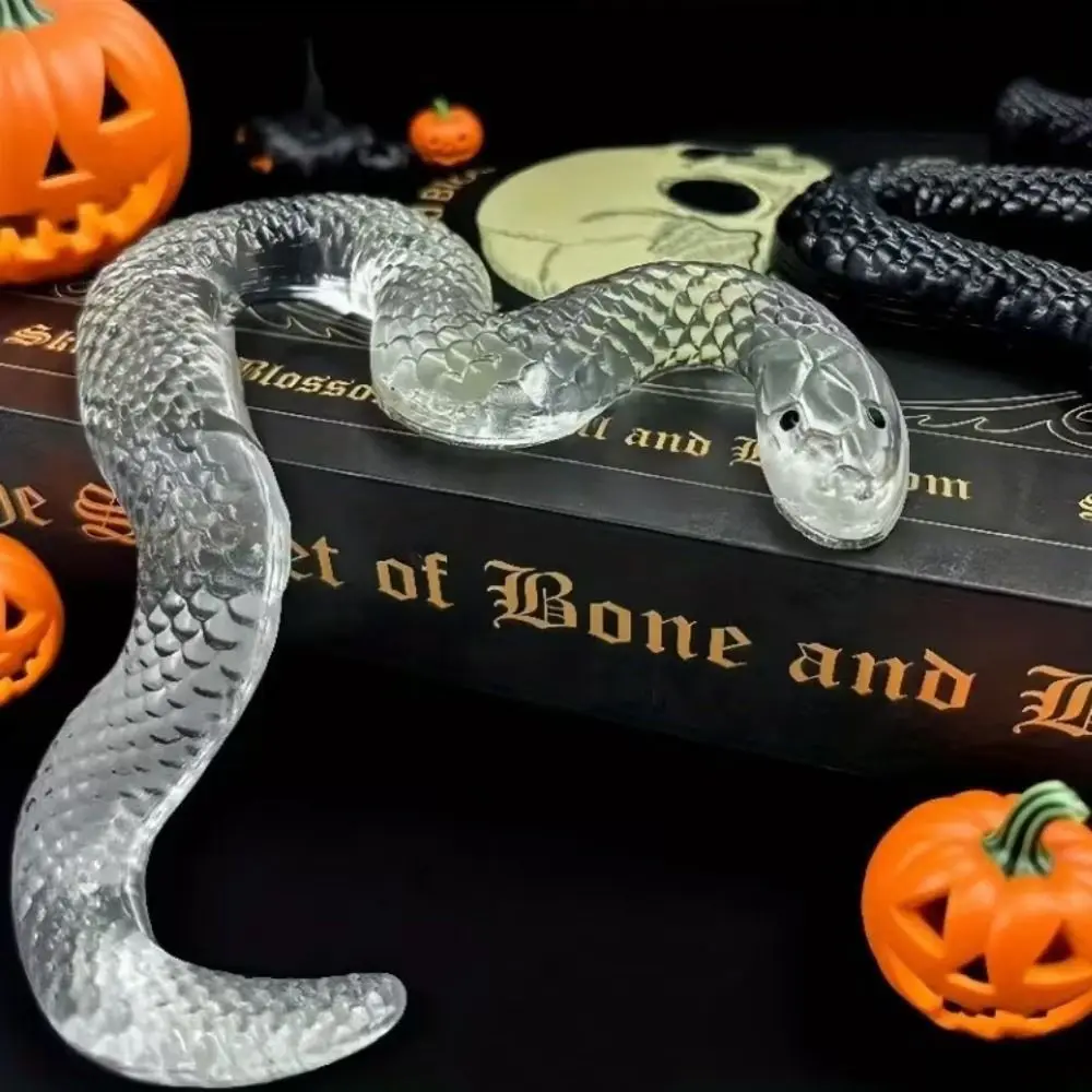 Serpente trasparente che spremisce gomma morbida plastica durevole ornamento a forma di serpente simulazione liscia scherzo serpente finto bavaglio per feste