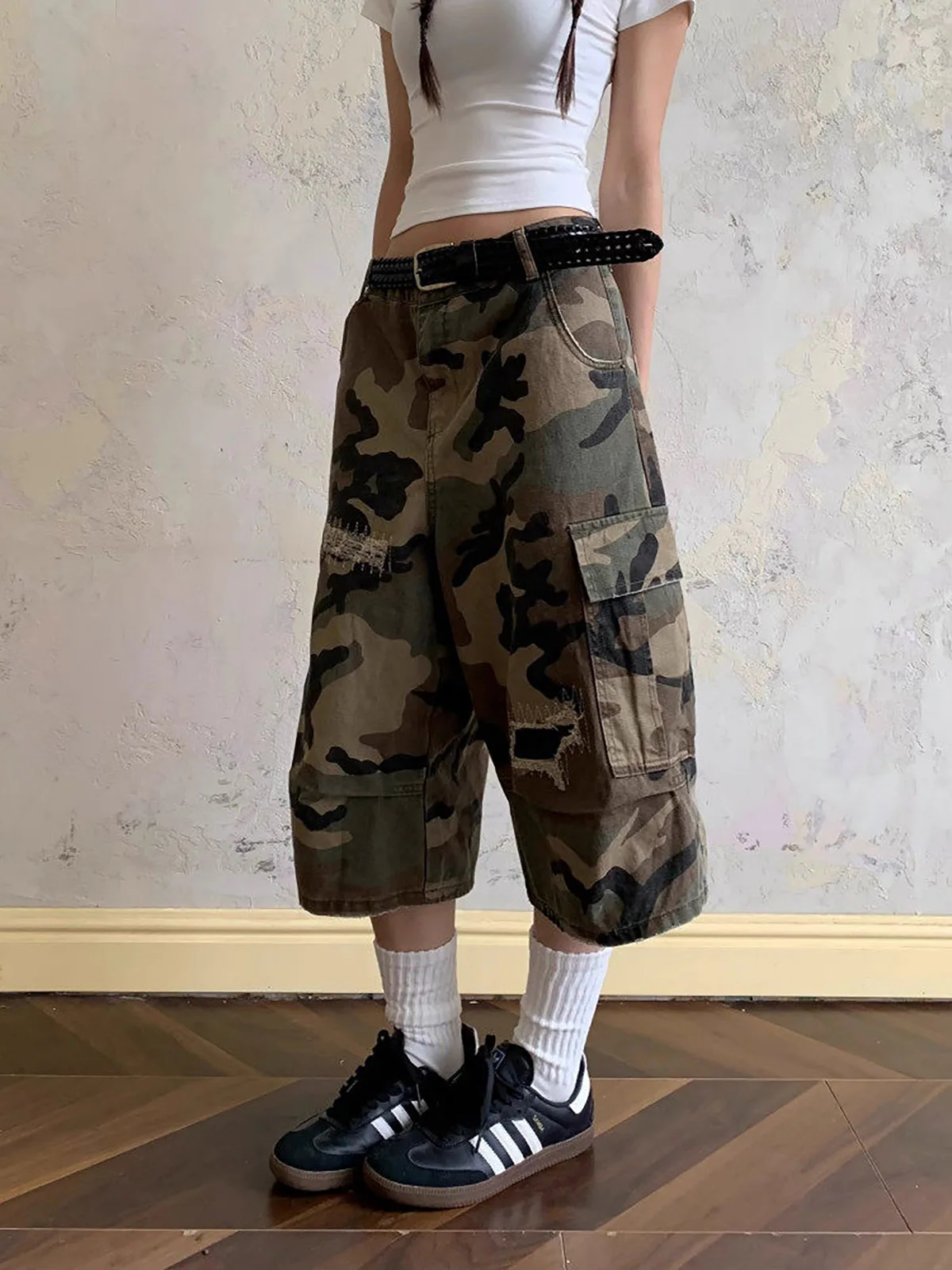 Loose Straight Leg Jeans Shorts Men Women Design Sense Casual Summer Fashion Distressed Camouflage Workwear Bent Knife