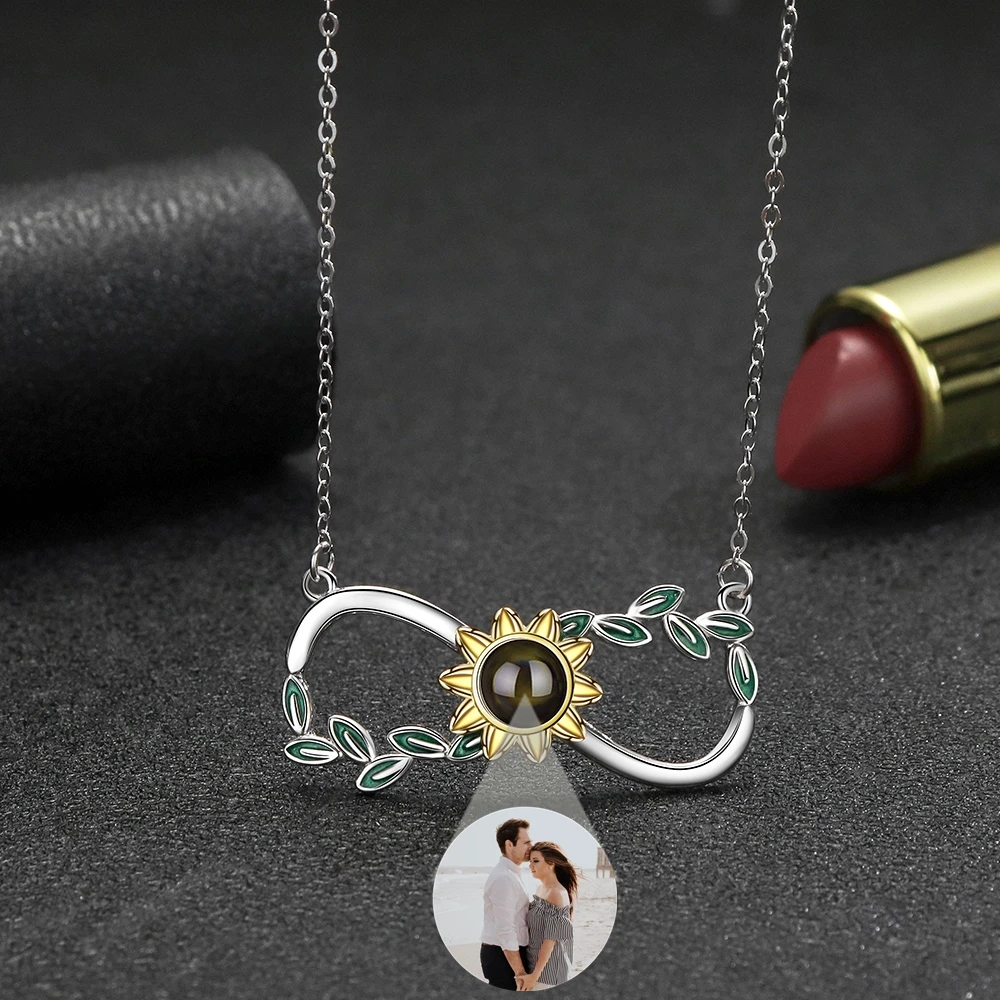 

Sunflower Necklace for Women Custom Photo Projection Photo Necklace Birthday Gift Retro Light Luxury Jewelry