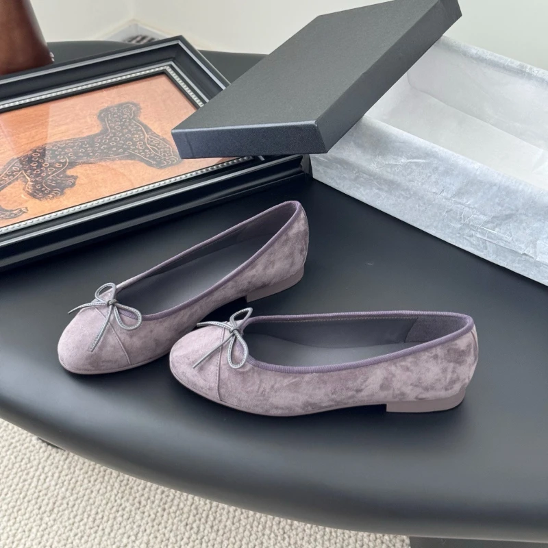 أحذية نسائية كاجوال جديدة للخريف: أحذية مسطحة من جلد الغزال مع فيونكة، أحذية فردية مريحة بفتحة ضحلة