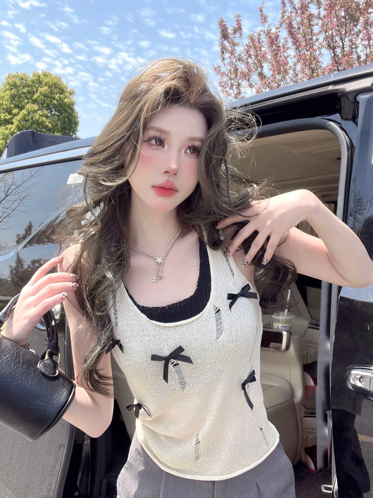

Sweet Summer Knitted Strap Vest Women's Design Sense Knot Hole Design Sleeveless Top Korean Style Loose Fit Pure De...