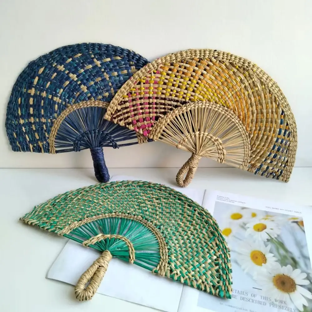 Vintage Colorful Hand-woven Straw Fan Bohemian Handmade Hand Braided Fan Portable Vintage Manual Paddle Fan Wall Decoration