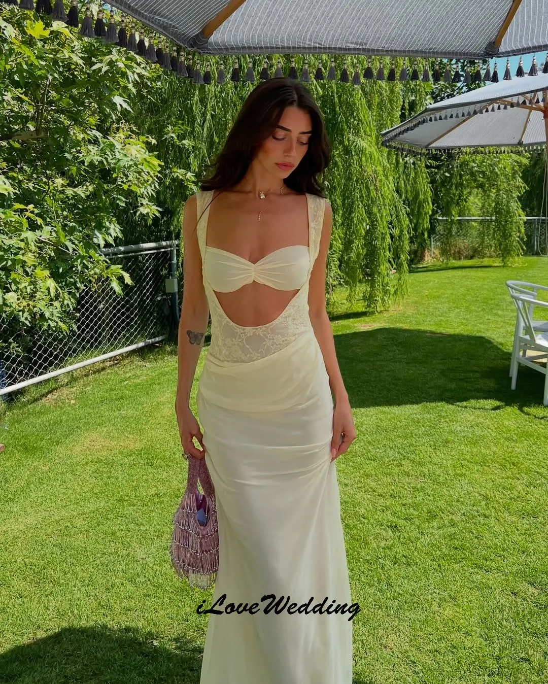 Vestidos de fiesta blancos sin mangas elegantes, vestido de fiesta de satén para mujer, vestidos de noche fruncidos sexys de encaje recortado de sirena personalizados 2025