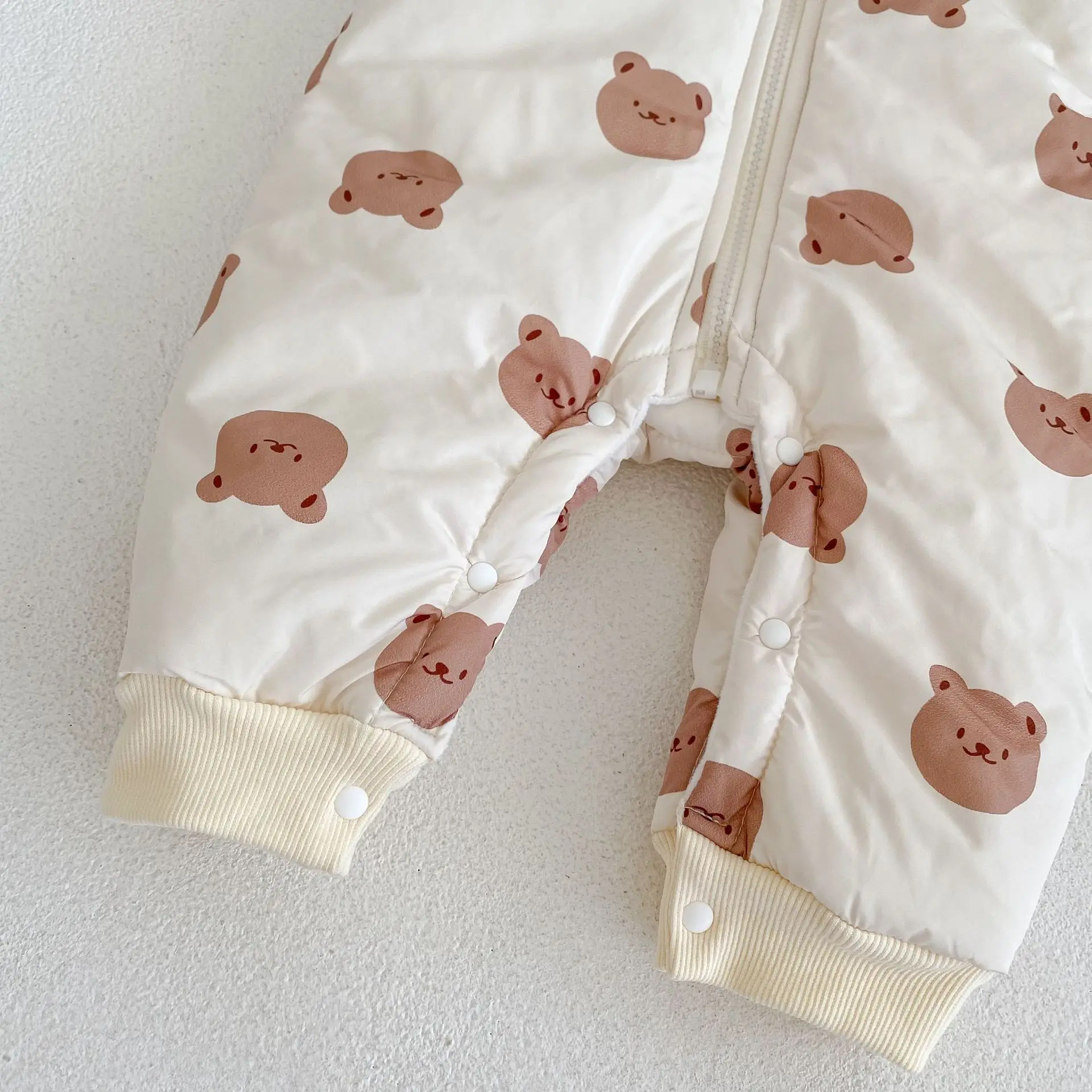 2022 winter infant clothing plush warm baby bear print hooded Jumpsuit High quality Rompers