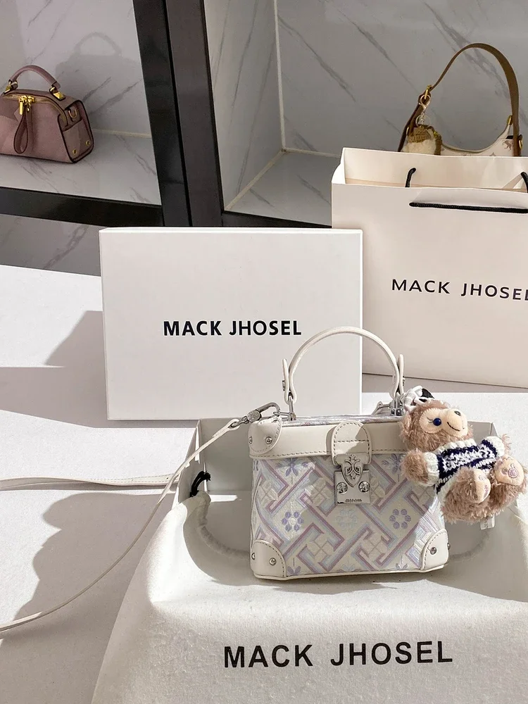 

Роскошные и оригинальные вечерние клатчи с нежным принтом букв и милой подвеской, женские стильные сумки через плечо