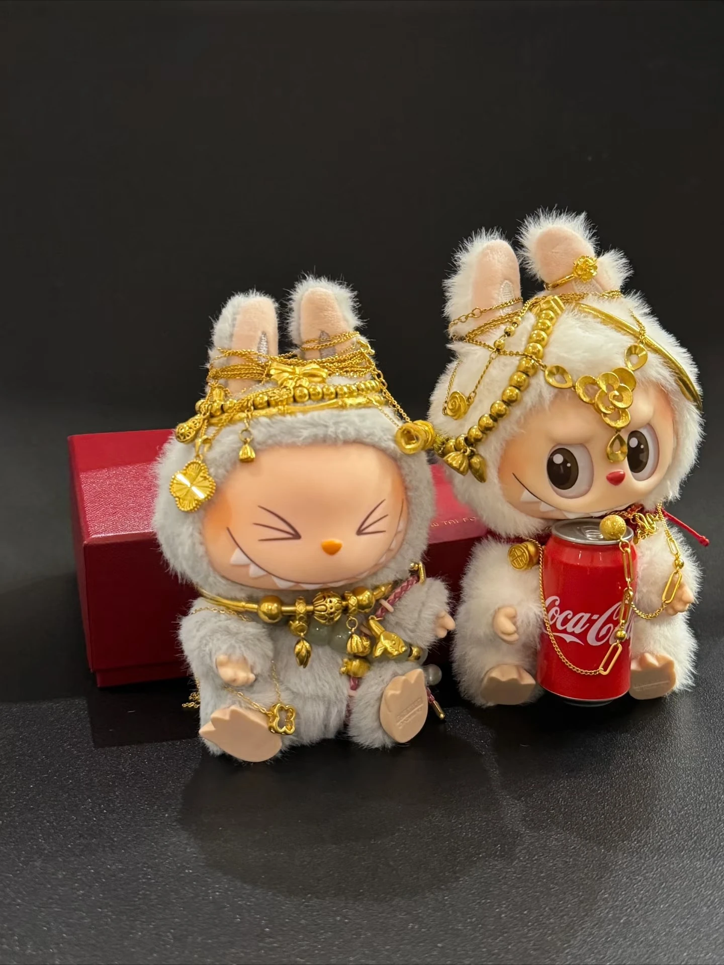 2025 Ledakan Besar Kualitas Tinggi Tiga Generasi Seri Wajah Vinil Liontin Gantungan Kunci Hadiah Kejutan Aneh