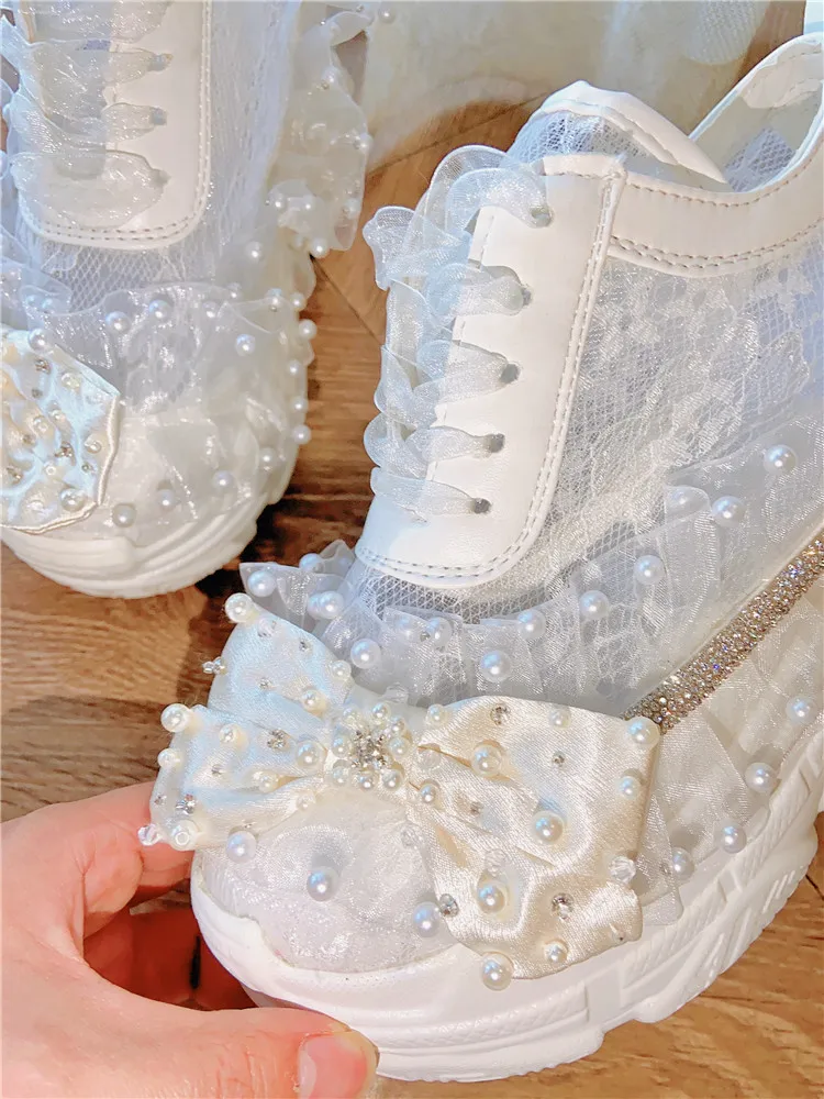 Girls Increase 6cm Platform Shoes White Thick Sole Breathable Versatile Fashionable Lace Flowers Pearls Bow Crystals Strap Shoe