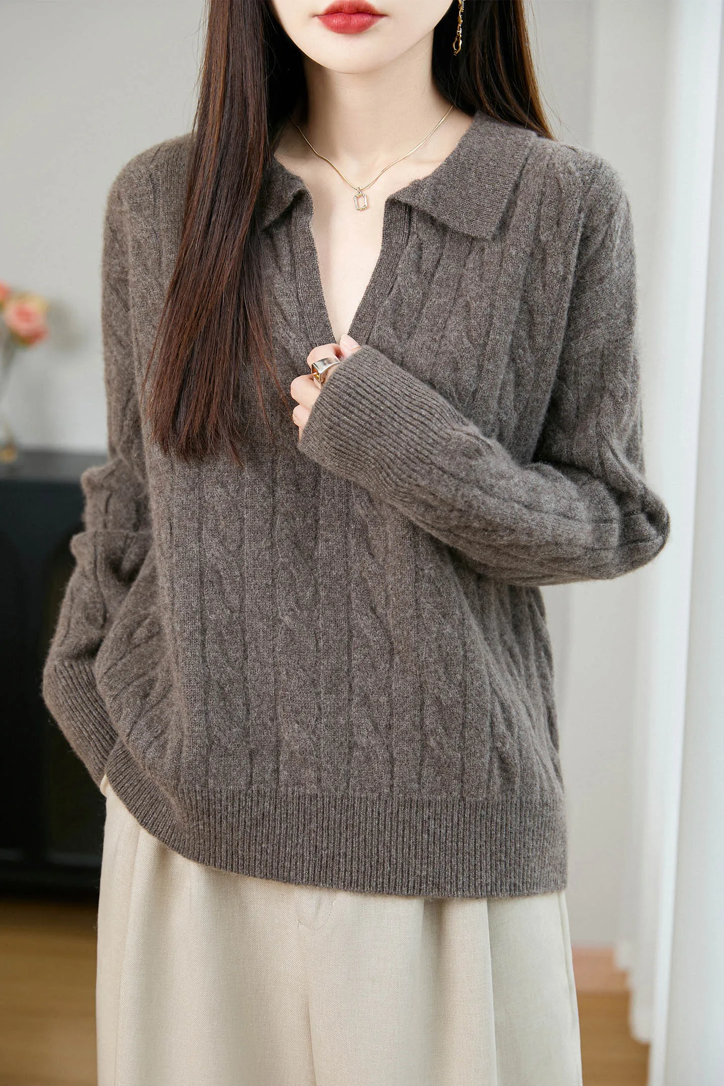 Рисунок 4 - Женский осенне-зимний свитер