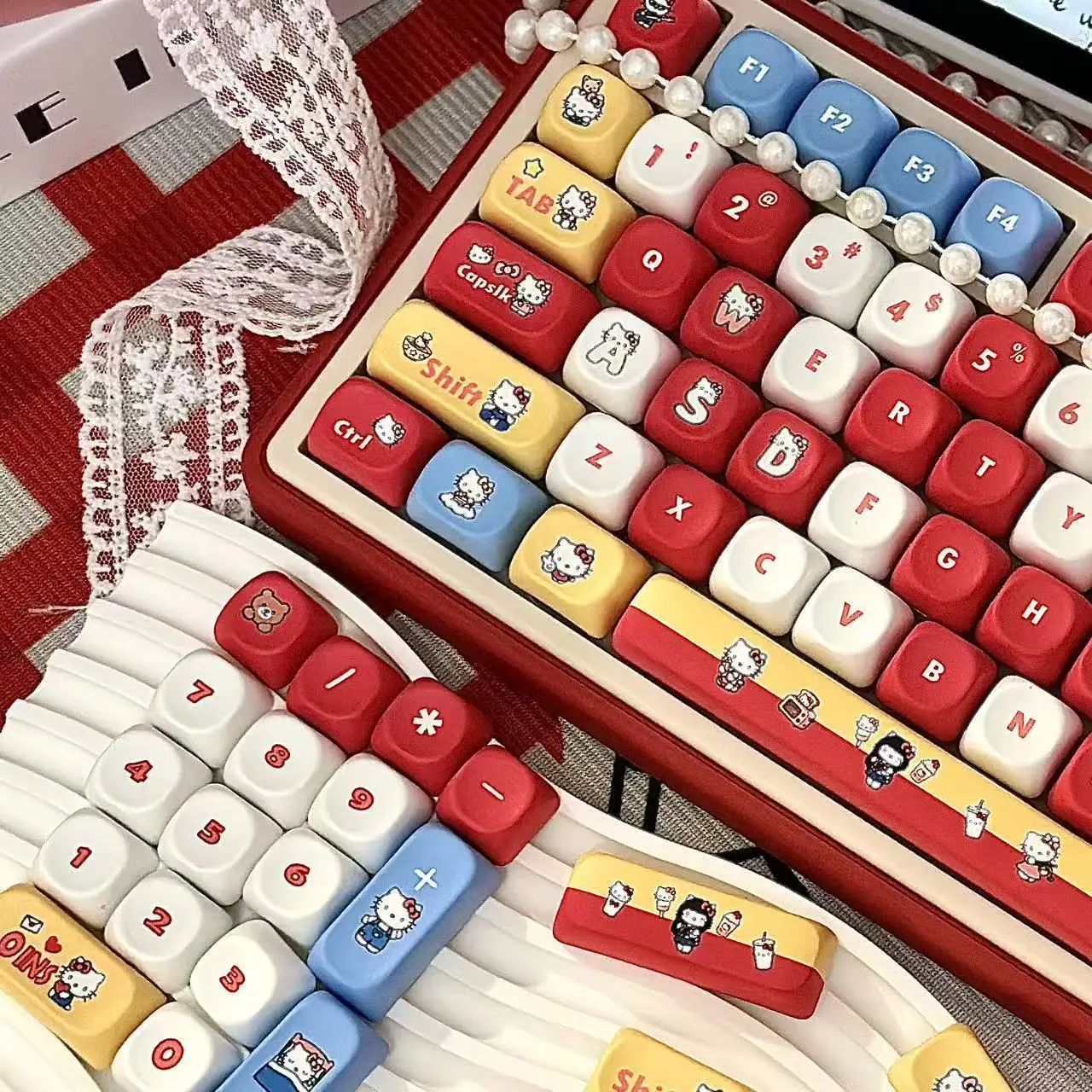 Sanrio Hello Kitty Pbt Keycaps 137 Keys 5-Side Dye Sublimation Cute Cartoon Keycaps Fit 64/68/87/104 Mechanical Gaming Keyboard view 2