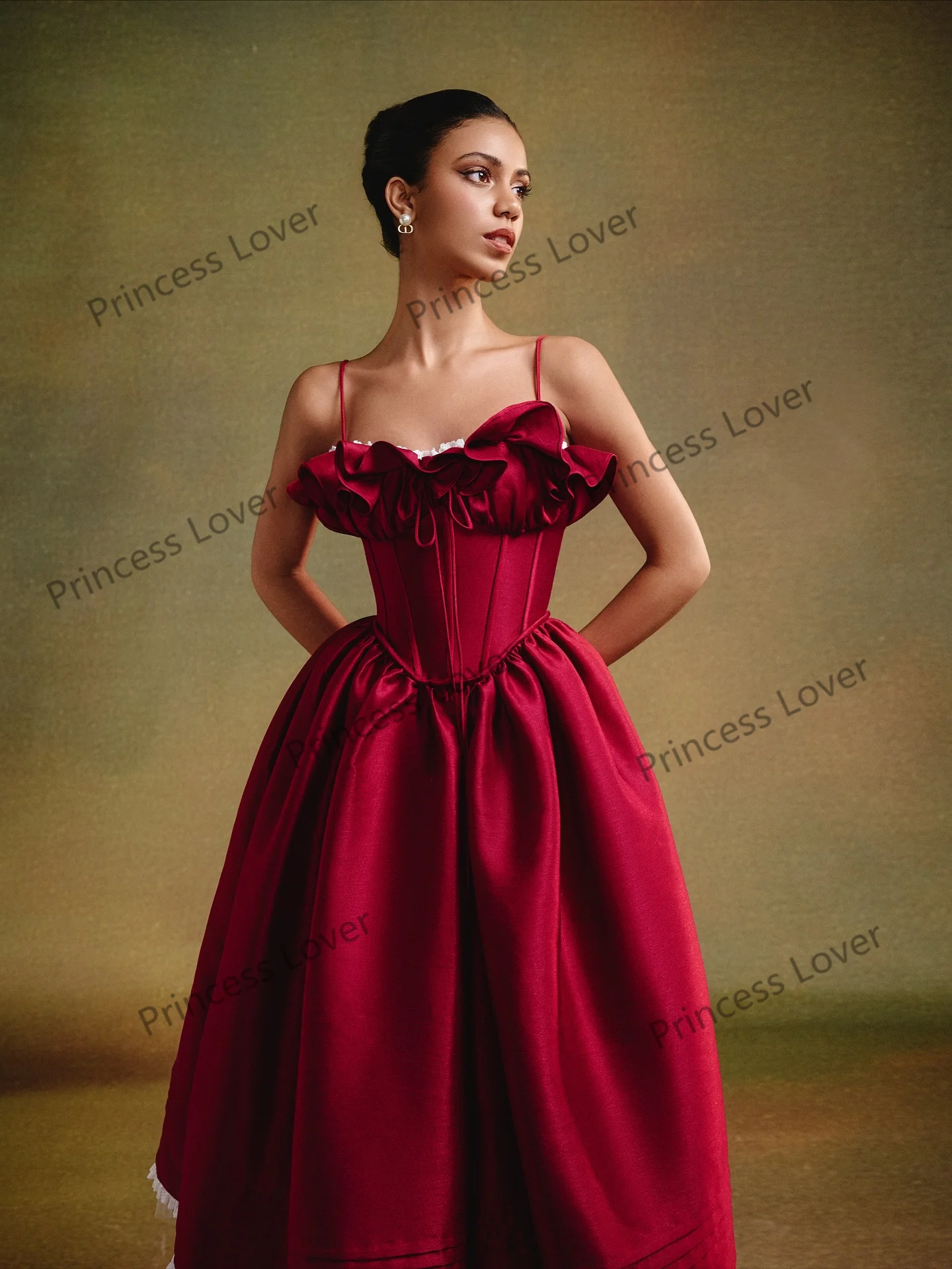 فساتين سهرة بطول الشاي الأحمر امرأة السباغيتي الأشرطة فستان حفلات الزفاف مخصص الأزهار الساتان فستان حفلات فساتين رسمية