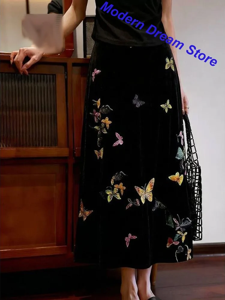 French High Waist Retro Black Butterfly Print Skirt Women's Spring and Autumn New Fashion Elegant and Simple Long A-line Skirt.