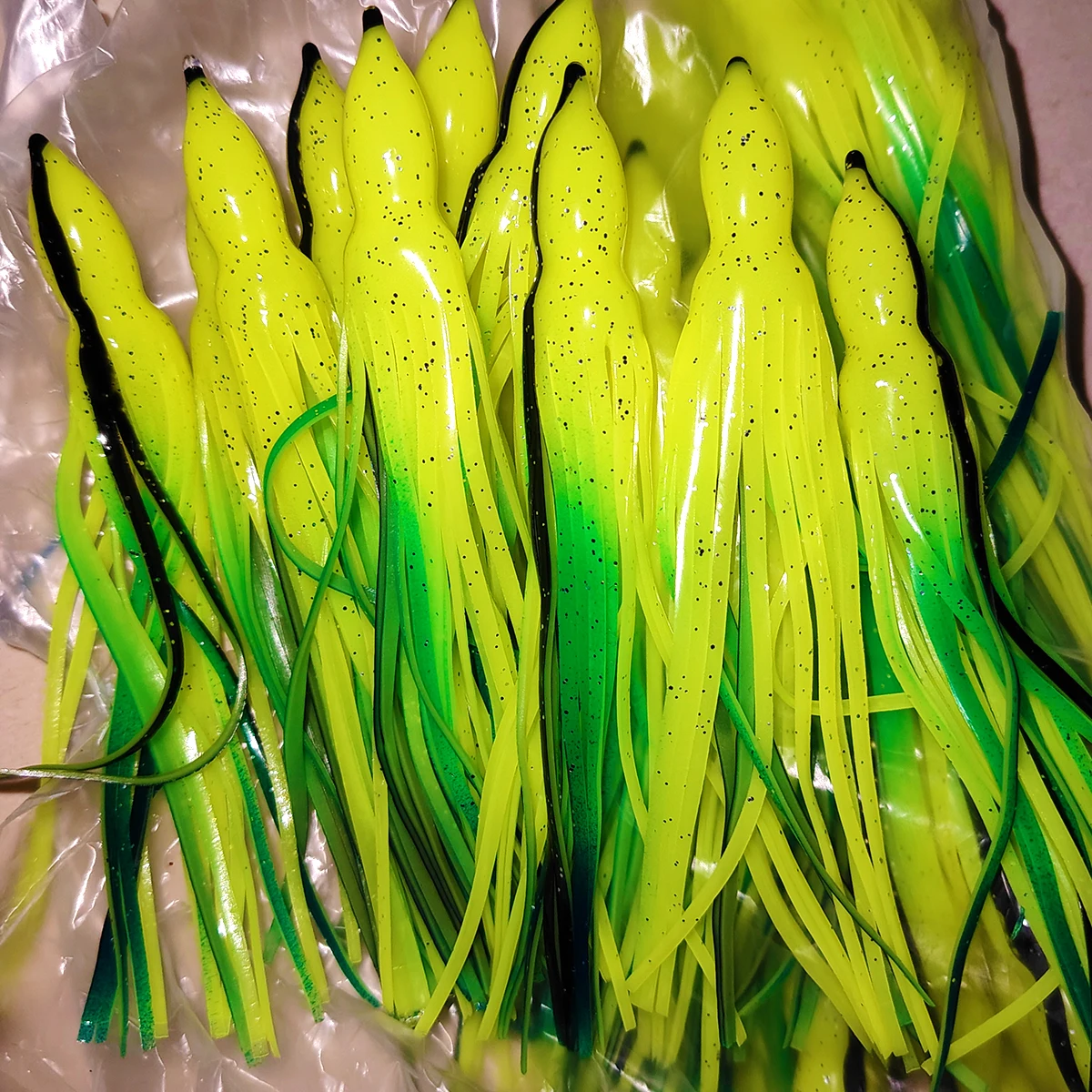 10-pcs-59-7-82-macio-luminoso-polvo-saias-isca-de-silicone-atum-corrico-hoochies-saias-lula-jigging-mar-pesca-brilho-isca